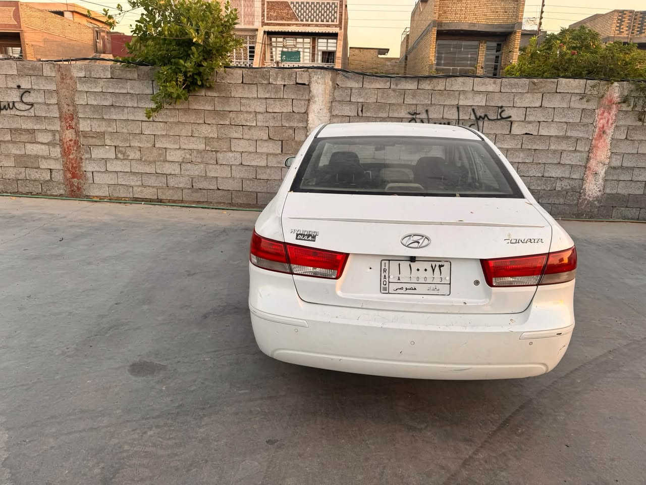 سوناتا موديل 2009 خليجي2400
بيها ثلاث قطع صبغ بدون اي ضربه ولامعجون 
وبيها جراد 
بغداد الحسينيه
السعر 100

***********
