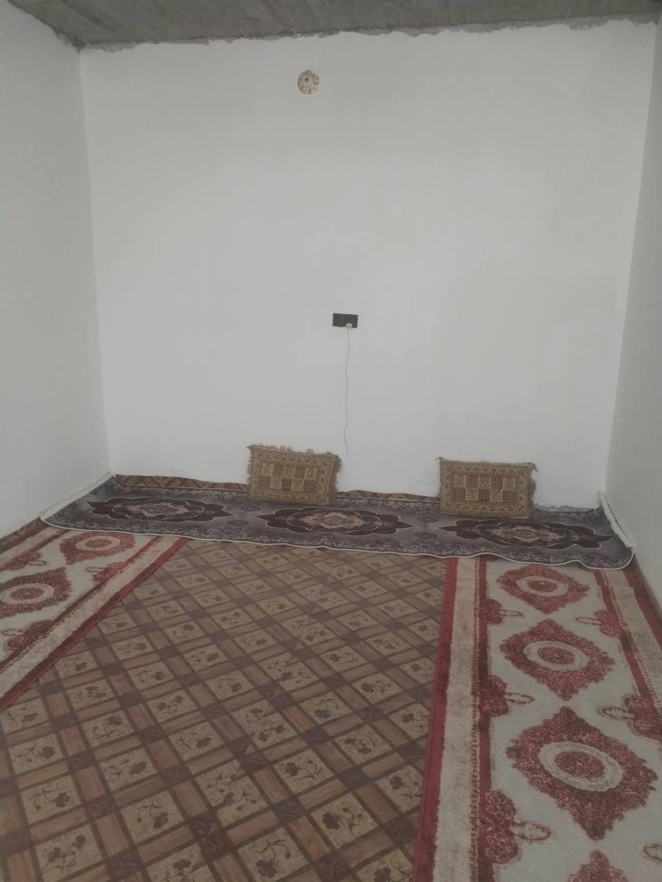 بيت مساحه 100متر 

يحتوي علا غرفه نوم

وصاله ومطبخ واستقبال

ومجموعه صحيات داخليه وخارجيه

بناء ابلوك خان النص

صب كونكريت

البيت نقص بورك الصاله والغرفه

وارضيه 
العنوان مقابل ملحق قريه الغدير عمود 314

السعر20

والاستفسار ***********
@إشارة
