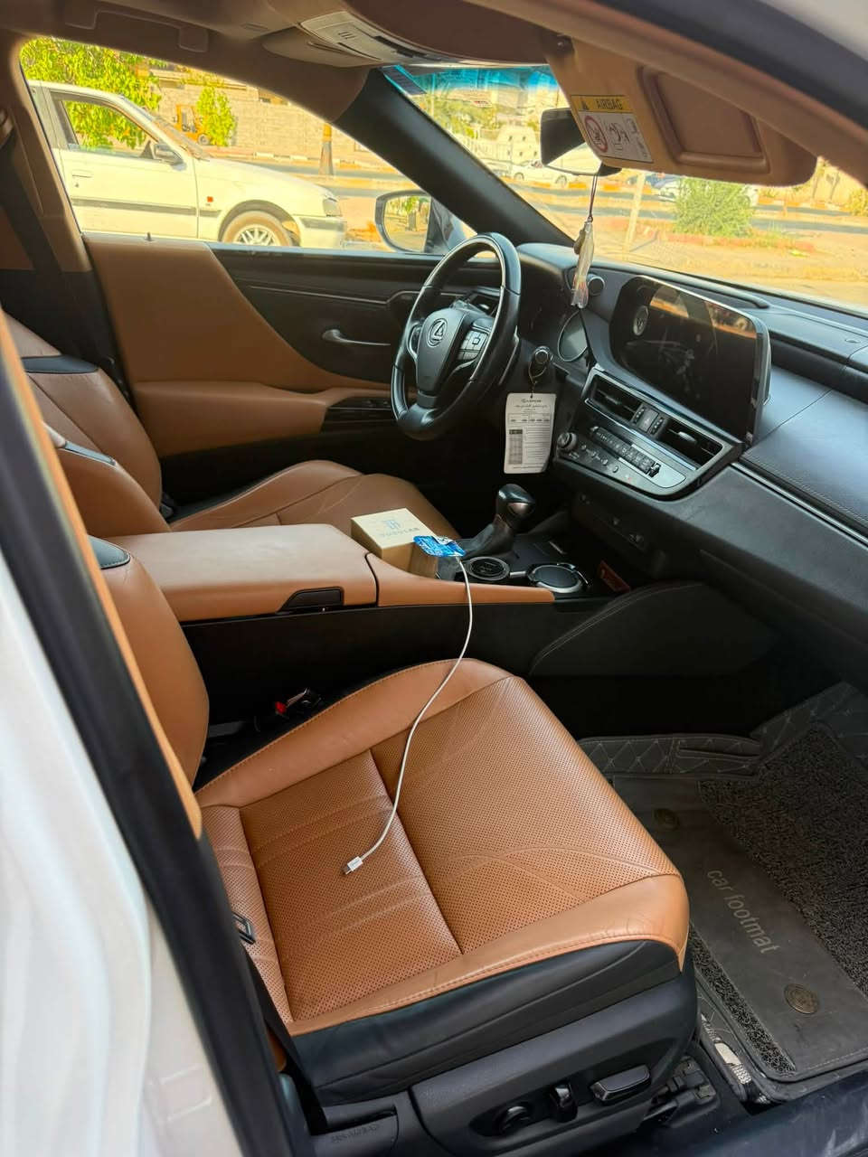 🚘🔥 للبيع لكزس ES 350 بلاتينيوم – Platinum 🔥🚘

🔹 الموديل: 2023
🔹 الفئة: ES 350 Platinum
🔹 الوكالة: شركة ساز
🔹 اللون: أبيض 🤍
🔹 الممشى: 60,000 كم
🔹 السعر: 40,000$ 💵 وقابل للتفاوض بالمعقول

🛡️ السيارة مكفولة بكفالة الشركة
📋 الكفالة سارية والسيارة بعدها ضمن الضمان في الشركة، والفحص متاح للتأكد من كل التفاصيل.

✨ المواصفات والتجهيزات:
• محرك V6 3.5L
• قير أوتوماتيك
• فئة Platinum فل أوبشن
• مقاعد جلد فاخرة
• مقاعد كهربائية
• تبريد وتسخين المقاعد
• ذاكرة للمقاعد
• دركسون كهربائي
• دركسون متعدد الوظائف
• شاشة وسطية
• نظام ملاحة
• كاميرا خلفية
• حساسات أمامية وخلفية
• رادار وأنظمة أمان متقدمة
• مثبت سرعة متكيف
• تحذير مغادرة المسار
• مراقبة النقطة العمياء
• فتحة سقف
• إضاءة داخلية فخمة
• تشغيل بصمة / زر تشغيل
• دخول ذكي بدون مفتاح
• جنوط ألمنيوم أصلية
• نظام صوت فاخر
• تكييف أوتوماتيك
• ستائر خلفية
• مواصفات بلاتينيوم كاملة حسب تجهيز السيارة

🤍 السيارة نظيفة جداً وحالتها ممتازة، استخدام شخصي ومحافظة عليها، والضمان باقي بالشركة.

🔍 الفحص مفتوح بأي مكان يختاره المشتري
💰 40 ألف دولار وقابل للتفاوض للجاد فقط

❤️‼️التواصل اتصال او مراسله علر الرقم الشخصي
***********
واتساب *********** العنوان الرمادي ‼️
