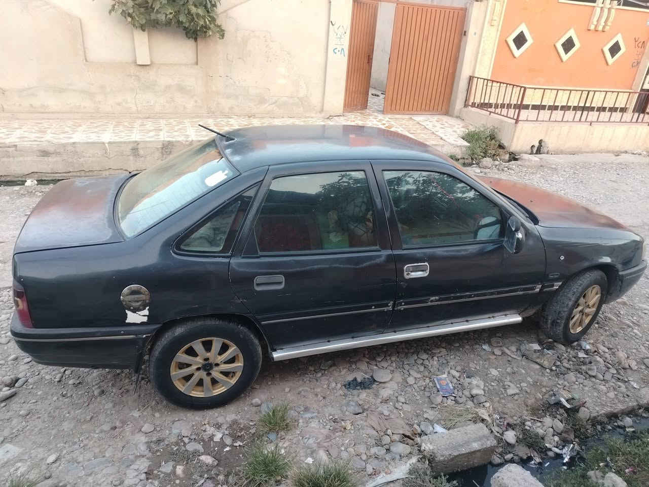 للبيع فكتره موديل 92حجم 16 لا صبغ ولا نفخ 
كابون بانزين والسعر خاص ***********
