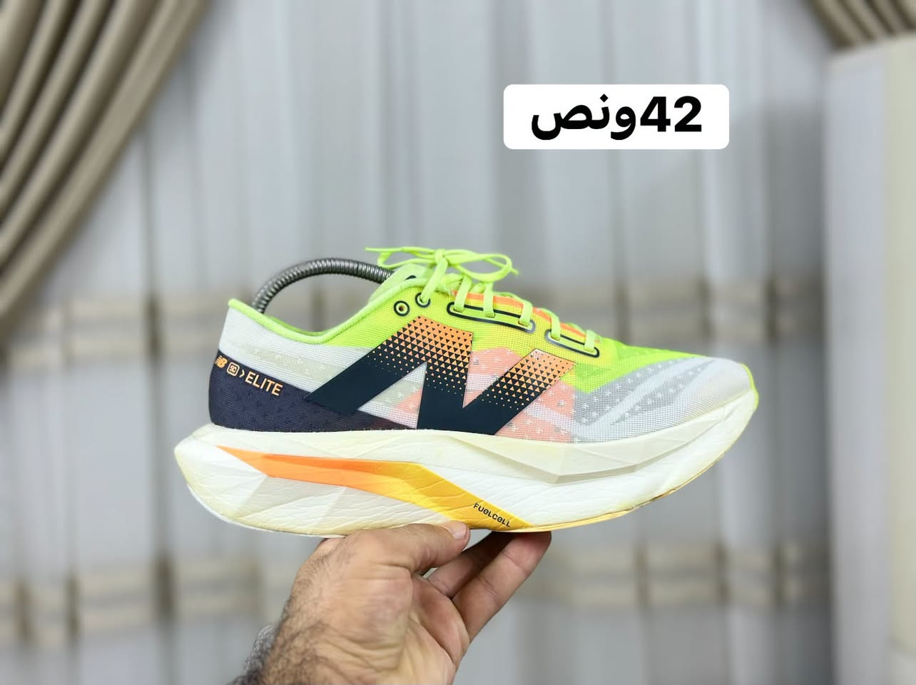 قطع باله اصلية اورجنال 
القياس داخل كل صورة الاسعار مختلفه 
يوجد توصيل بغداد والمحافظات 🚚***********

نص مكتوب في الصور:
- 42
- 42 ونص
- 44 ونص
- 40 ونص وكاله
- 44 وثلثين
- 42 ونص حديث
- فیت 38
- 41 كاربون بوست
- 41