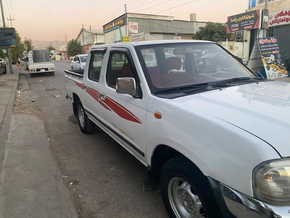 سڵاو ڕێز
نیسان ٢٠٠٨ ڕەقەم سلێمانی 
بەشەرتی گێڕومەكینە سەنەوی ٢٠٢٤ بەسەر چوە بەشەرتی تەحویل و غرامە 
سەیارەكە بۆیاخی هەیە بەڵام وەرگەرا و نیە و لێدراوی قورسی  نیە سەیارەكە زۆر بێ كێشەیە مەسروفی نیە 103 گەڵاو كەمەكێ مەجالی هەیە 
***********
***********

