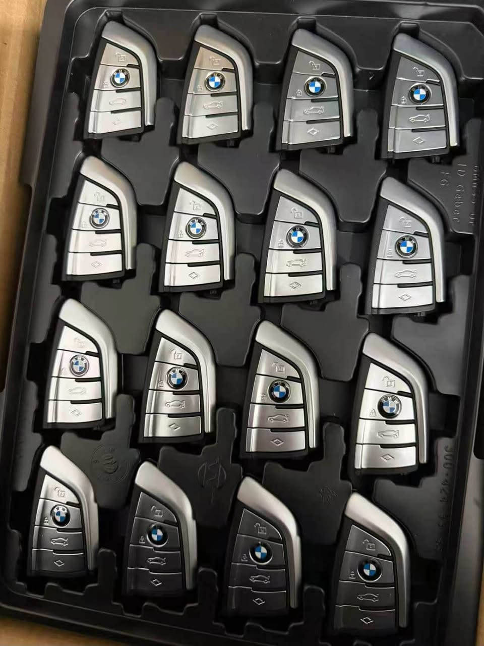بصمه BMWاصليه  فئات الG series
بصمه كامله ويه الخريطه فقد تتبرمج

وايضا فقد الغلاف بدون الداخل  هم موجود

للتواصل واتساب:***********
