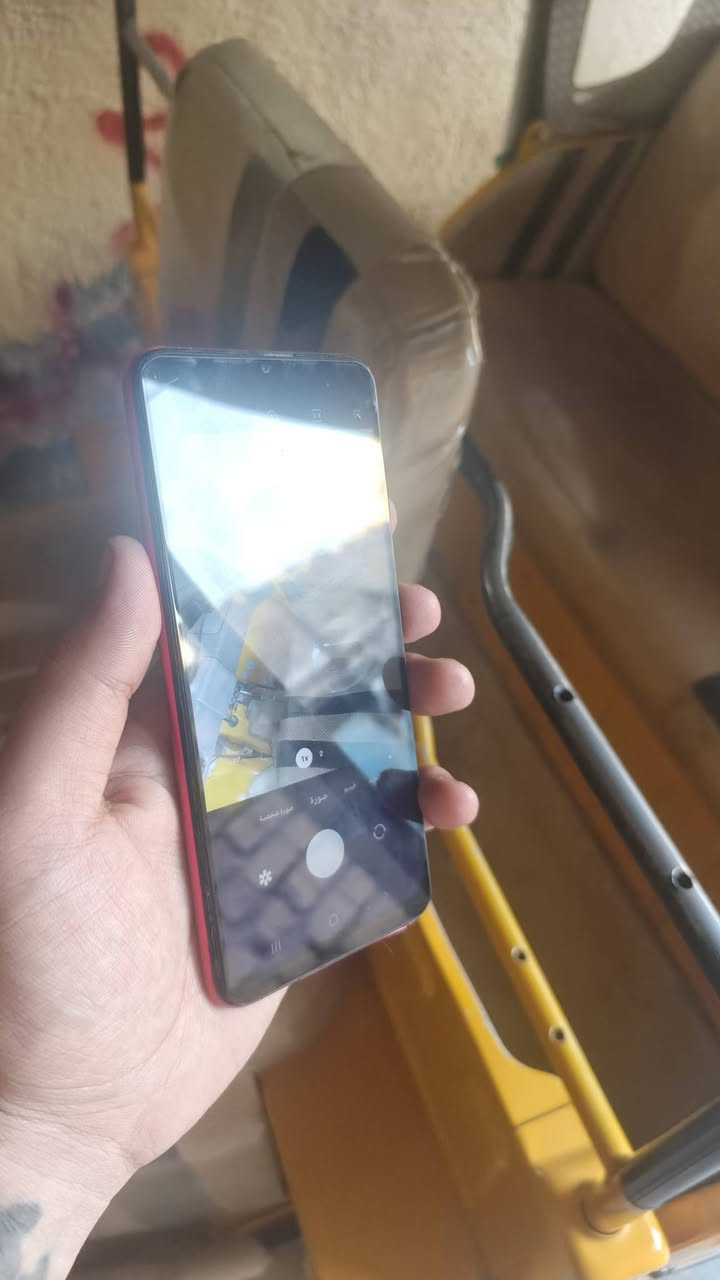 الموديل: Samsung Galaxy A02s
الحالة: الجهاز نظيف وشغال وكل أموره تمام.
​الملاحظات: مبدل شاشه نوعية نضيفة وشغالة 100% بدون أي مشاكل.
​الاستخدام: تصفح، اتصالات، يوتيوب، برامج التواصل. 
سعره 75 وبي مجال بسيط مكاني بغداد مدينه الصدر وهذا رقمي ‏‪***********‬‏
