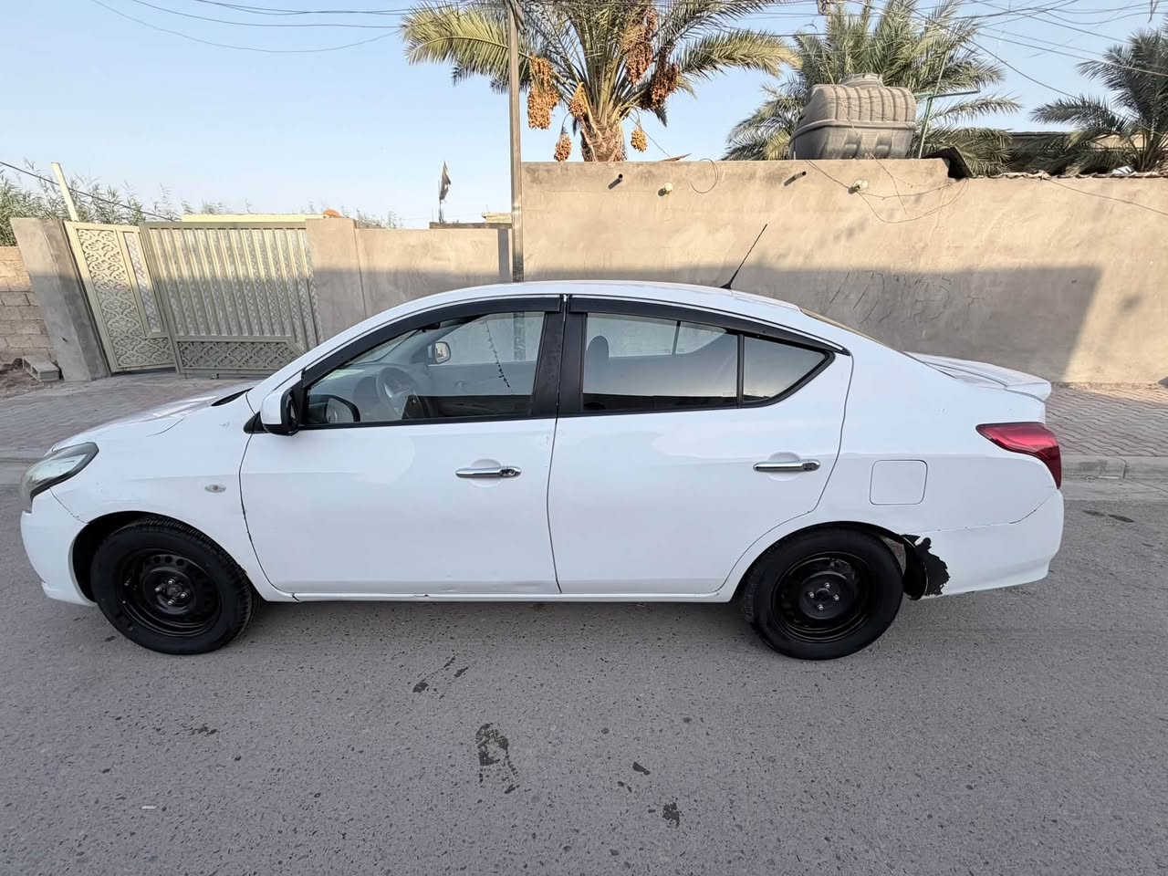 السلام عليكم 

نيسان سني هندي للبيع 

موديل 2021 لون ابيض

سيارة بيها طخات 

 رقم اربيل بأسمي

السعر( ٩٥) وبيه مجال

للاستفسار *********** متواجد واتس اب
