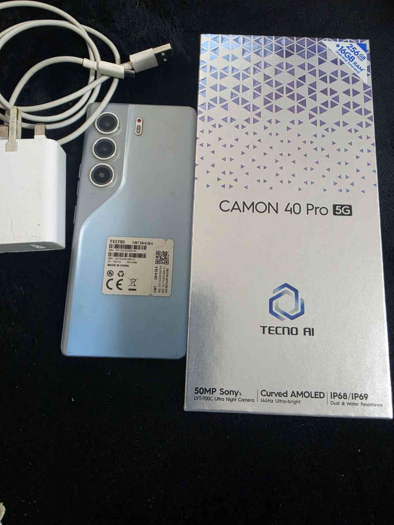 للبيع تكنو كامون 40 برو 5G
مكانه نجف سعره 280 الف
الاتصال  ***********
المواصفات
الشاشة
AMOLED، 6.78 بوصة، دقة 1080 × 2436 بكسل، معدل تحديث 120/144 هرتز
المعالج
MediaTek Dimensity 7300 (4 نانومتر) أو MediaTek Helio G100 Ultimate (6 نانومتر)
الذاكرة
12+12 جيجابايت رام التخزين 256 جيجابايت،
الكاميرا الخلفية
ثنائية: 50 ميجابكسل (رئيسية، f/1.9، OIS) + 8 ميجابكسل (زاوية واسعة جداً)
الكاميرا الأمامية
50 ميجابكسل (f/2.5، تركيز تلقائي للعين)
البطارية
5200 مللي أمبير، شحن سريع 45 واط

