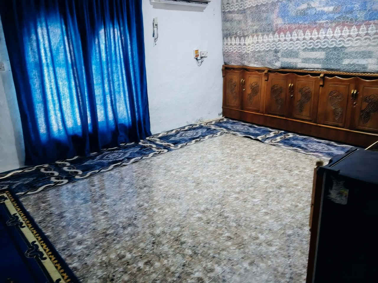 🏠 بيت طابو صرف للبيع

📍 حي الزهراء – 7 نيسان
شارع 12م 
📐 المساحة: 300م²
🧱 البيت بناء عكادة، قديم ومترمم بالكامل العام الماضي، والديوانية بنيان جديد.

يتكون من:
▫️ 3 غرف نوم
▫️ صالة كبيرة
▫️ ديوانية جديدة
▫️ صحيات رجال ونساء
▫️ مطبخين
▫️ الصالة مسقفة

📌 طابو صرف
للاستفسار والتفاصيل خاص ***********
