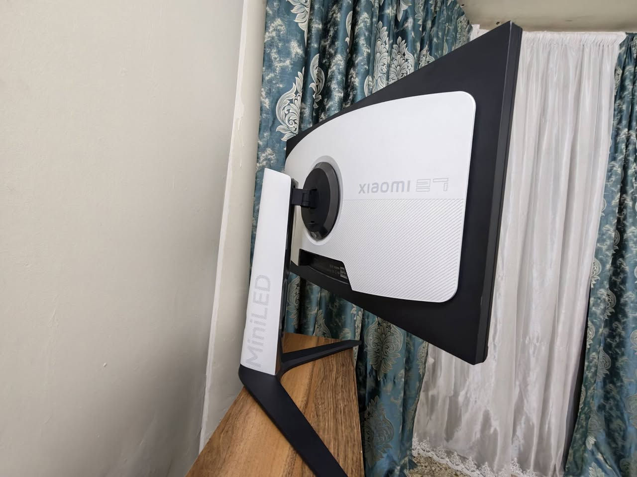 شاشة شاومي G pro 27i
شاشة كيمينك نظافة 100% استعمال كلش قليل بعدها بالضمان حجم 27
حقيقي 1000 HDR
180 hz
1 ms
mini LED
ومواصفات بيها هواي
 المكان حي الجهاد
 *********** اتصال او واتس اب
