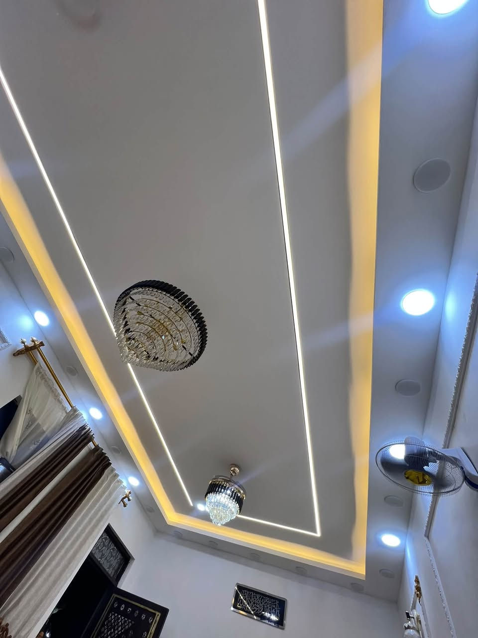 السلام عليكم عملي داخل موصل فقط
عملي سقوف ثانوية جبسن بورد 
سحبات ملكية ديكورات بلازمة 
سحبات ملكية 
كل يلي عليك تختار الديكور واحنا ننفذ 
اي ستفسار يرجه مراسله صفحه خاص 
رفم تواصل ***********
*********** يوجد وتساب
