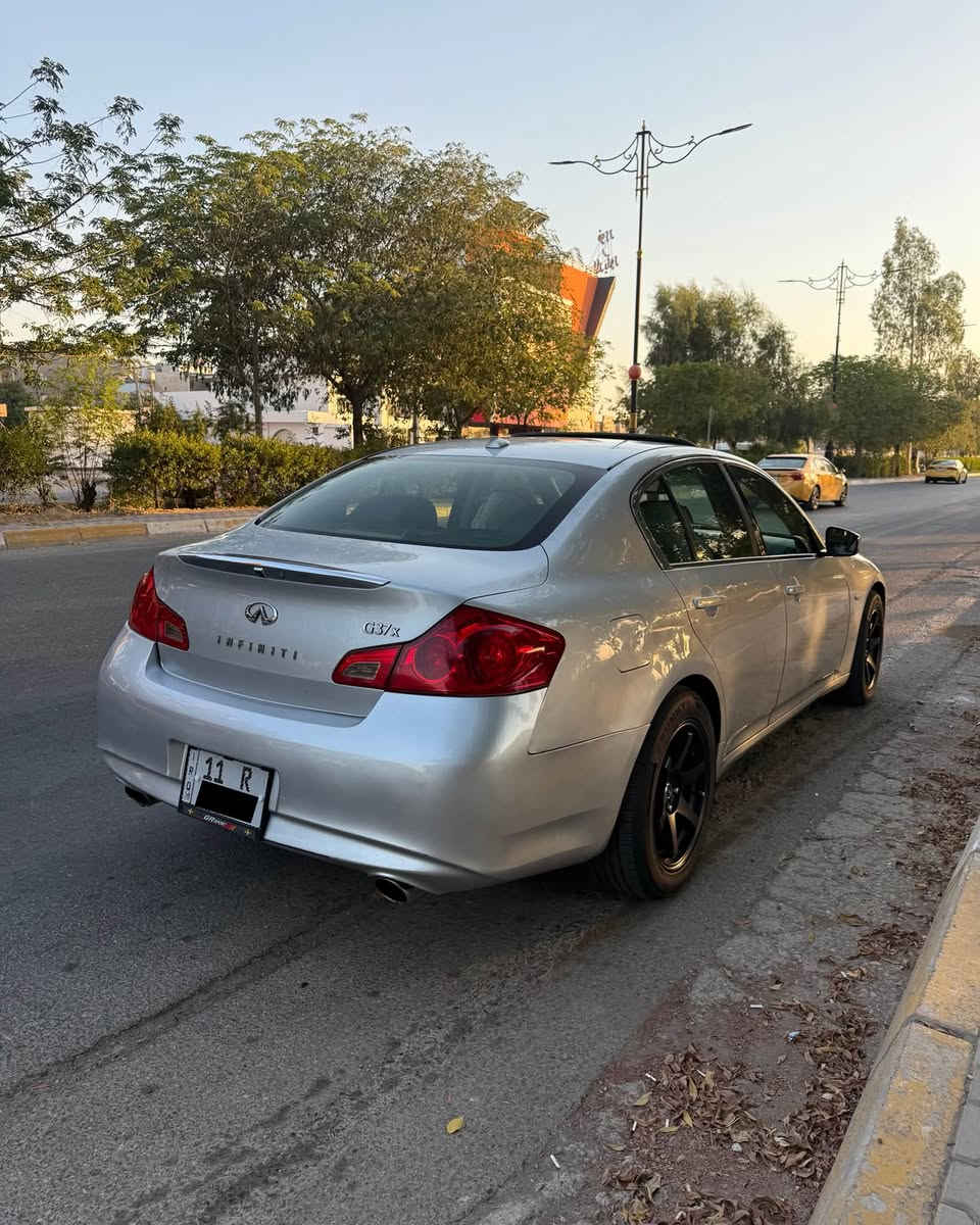 السلام عليكم
للبيع انفنتي G37X 2013 رقم بغداد الدولي الجديد باسمي تحويل ثاني يوم فوول ماصفات ( كشنات جلد - فتحة - بصمة - تدفئة كشنات امامية - قطعتين تبريد - تحكمات ستيرن - شاشة كبيرة - كاميرا خلفية ) السيارة بيها قطعتين صبغ فقط جاملغ خلفي و باب خلف السائق بدون حادث 
السيارة جاهزة بدون اي نقص 
مكان السيارة / ديالى - بعقوبة
للاستفسار / ***********
