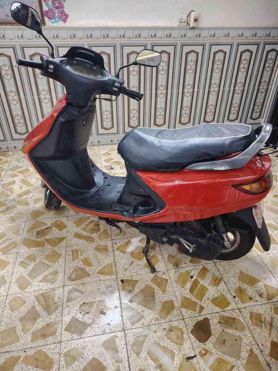سلام عليكم دراجه فراشه مكفوله كفاله عامه دراجه بس ولفات مال جناي الدراجه كهربائيات كله شغاله هندر نكره سلف نكره دراجه شوفت عينك مال جناي سعره ٤٥٠ وبيها مجال حك الجيه *********** عنواني كوفه عباسيه
