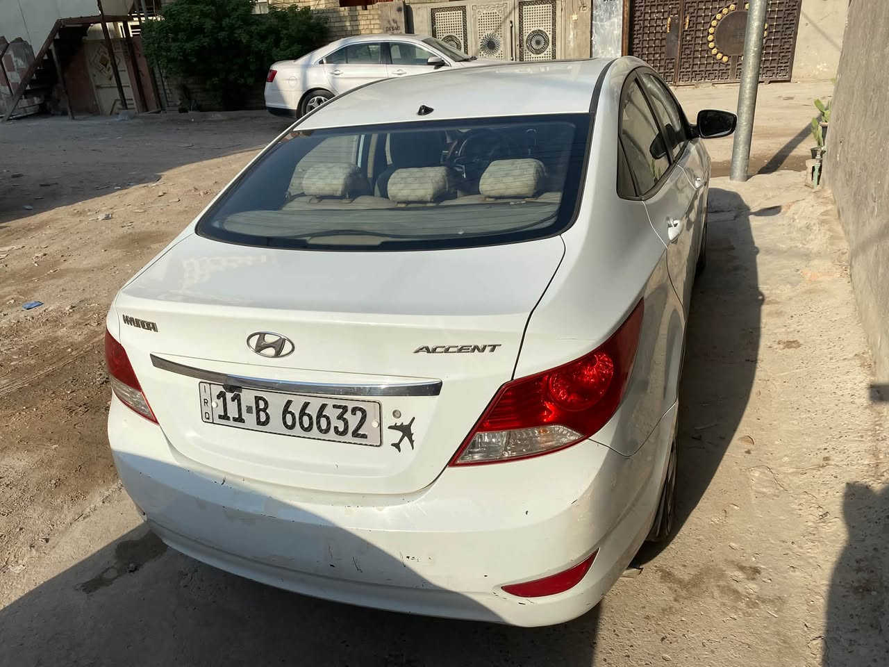 هونداي اكسنت 2013 خليجي
رقم بغداد دولي مميز بأسمي  
محرك 1600cc دوش
كير At

 
 
شاشة كار بلي + كامرا 
فتحة طكتين

اشاير بلمري
تحكم ستيرن جهتين 
5 تجاوي منفصلة
5ويل كب 

بلادية بس دعاميات تعبانه وطخطخات بلباب الخلفي  بدون ضربه 🪛
منظومة تبريد جديدة 
داينمو جديد
 
تخم مجاول جديد
تخم بلكات جديد 
عبوة فيول بمب جديدة 
مسويلهة ادامة  
دهن وفلاتر جديدة 
سيارة جاهزة متصرف عليها ربع

مكاني بغداد الدورة 

السعر 95$ وبيها مجال بسيط للشراي

للاتصال ***********
