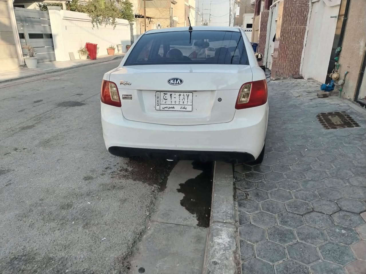 سلام عليكم كيا ريو للبيع موديل 2010 بيها جاملغ صبغ وبيها شبرين بل بنيد صبغ جاهزه من كلشي حداديه جديده
تبريد ثلج ❄️ 
مكلف بل نشر 
مكان سياره كربلاء 
للاستفسار اتصال عل رقم 
📞***********
