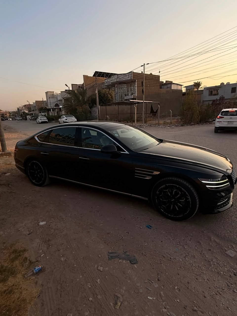 جنسس g80 موديل 21
السيارة ماشيه 45 الف ميل و حادثها بنيد نصه صبغ
و الجاملغ الايمن مبدل بدون ايرباك رقمي ***********
السياره كلش نظيفة مثل مموضح ب الصور رايدها ب 285
