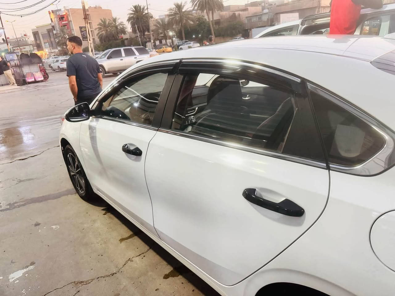 🚘 Kia K3 2024 | فول مواصفات 🔥

💵 السعر:  135$ (يُرجى التأكد من السعر)

━━━━━━━━━━━━━━━━━━

🔰 معلومات السيارة
🚗 النوع: Kia K3
📅 الموديل: 2024
⚙️ المحرك: 1500 CC (4 سلندر)
🛣️ المسافة: 13,000 كم فقط
🪪 الرقم: أربيل
❤️ الداخل: جلد أحمر

━━━━━━━━━━━━━━━━━━

✨ المواصفات
✔️ فتحة سقف
✔️ فرش جلد فاخر
✔️ 6 Airbags
✔️ شاشة لمس + كاميرا خلفية
✔️ بصمة تشغيل + بصمة أبواب
✔️ مكيف Touch
✔️ تحكم بالمقود
✔️ Full LED
✔️ مرايا كهربائية طي
✔️ حساسات 360°
✔️ مانع انزلاق (TCS)
✔️ Auto Hold
✔️ Electronic Parking Brake (EPB)

━━━━━━━━━━━━━━━━━━

📍 الموقع: بغداد – الكاظمية

📞 للاستفسار :
***********
بأي مكان

