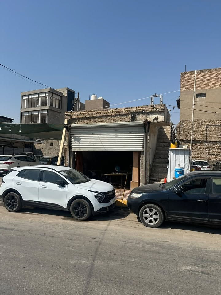 للبيـــــــــــــــــع
 ملك تجاري للبيع، مساحته (١٠٠م) واجهة المحل (٥م) ونزال (٢٠م) على الشط، بصف المصرف القديم، للاستفسار، ***********
