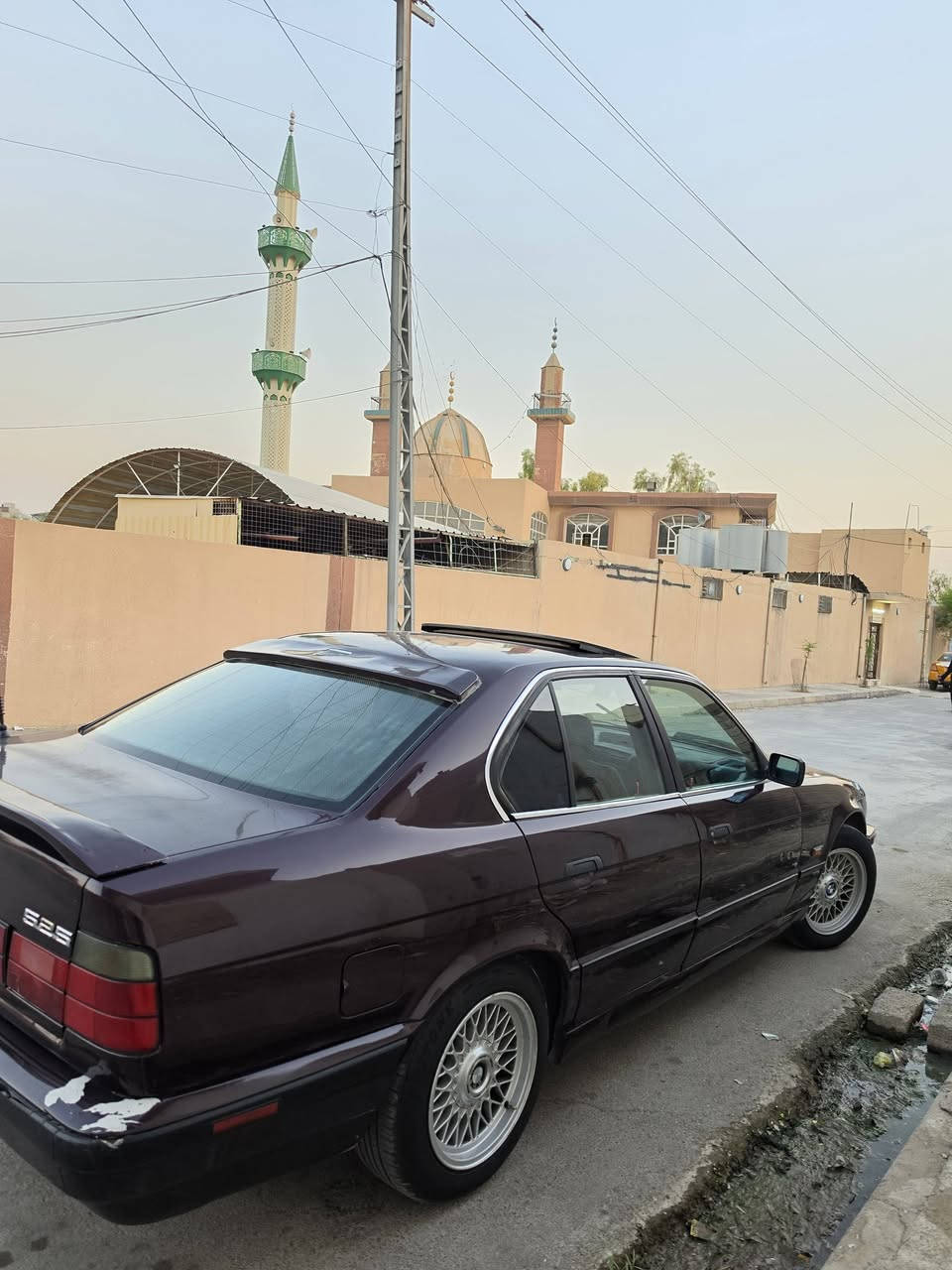 السلام عليكم...
بي ام 525 كبس 
كير تومتيك
موديل 93
بجم عريض 
فتحت سقف
داخل جلد وصاج 
دشبول ايربك
اربع جامات كهرب
تبريد + تدفئه 
مصبوغه جماليه 
طخم جديد 
تايرات نص
ويل خليه
رقم دهوك سنويه ما ساقطه فقط الهزه ساقطه 
شرط التحويل 
مكاني موصل
السعر 57
***********
***********
