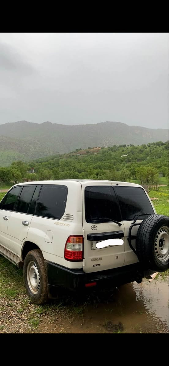 سیارەکە زۆر پاک ماوەتەوە تەنها چاملغ و بۆنیت بۆیاغە لەگەل جەمپیکی زۆر خەفیف لە دواوە رەقەم اسڵیە و رەقەم باریکە گێڕ و مەکینە بە شەرت بە ناوی خۆمەوەیە  مواسەفات سەلاجە تەبرید مەرکەزی چوار جام کارەبای نرخ ١٣٣$ مەجالیکی برایانەی تیدایە 

رەقەم مۆبایل *********** أربيل, العراق

