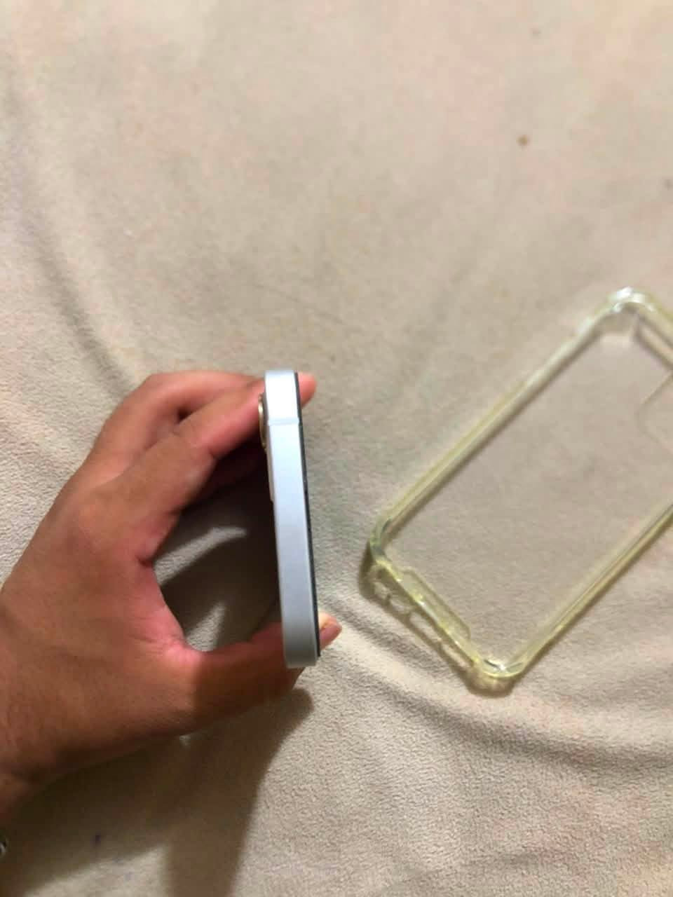 سلام عليكم 
ايفون 12 
للبيع او مراوس بجهاز احدث 
ذاكره 128
بطاريه 89
جهاز كفاله لا مبدل ولا مصلح 
للتواصل واتساب ***********
