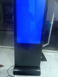 شاشة عرض • ٢ متر • شغالة