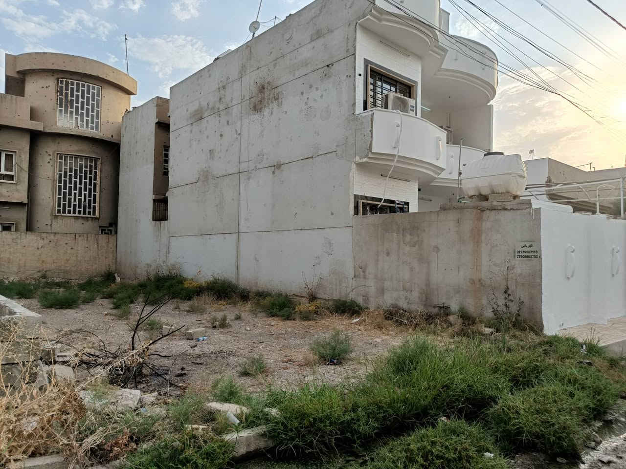 أرض سكنية للبيع حي الصحة الأولى الأيسر 

مساحة الأرض 150 متر مربع 

الارض سند طابو ملك صرف من الشرعي مباشر

موقع الأرض مميز مقابل حديقة قريب على الشارع العام 

للأستفسار مكتب قباء للعقار 

***********

