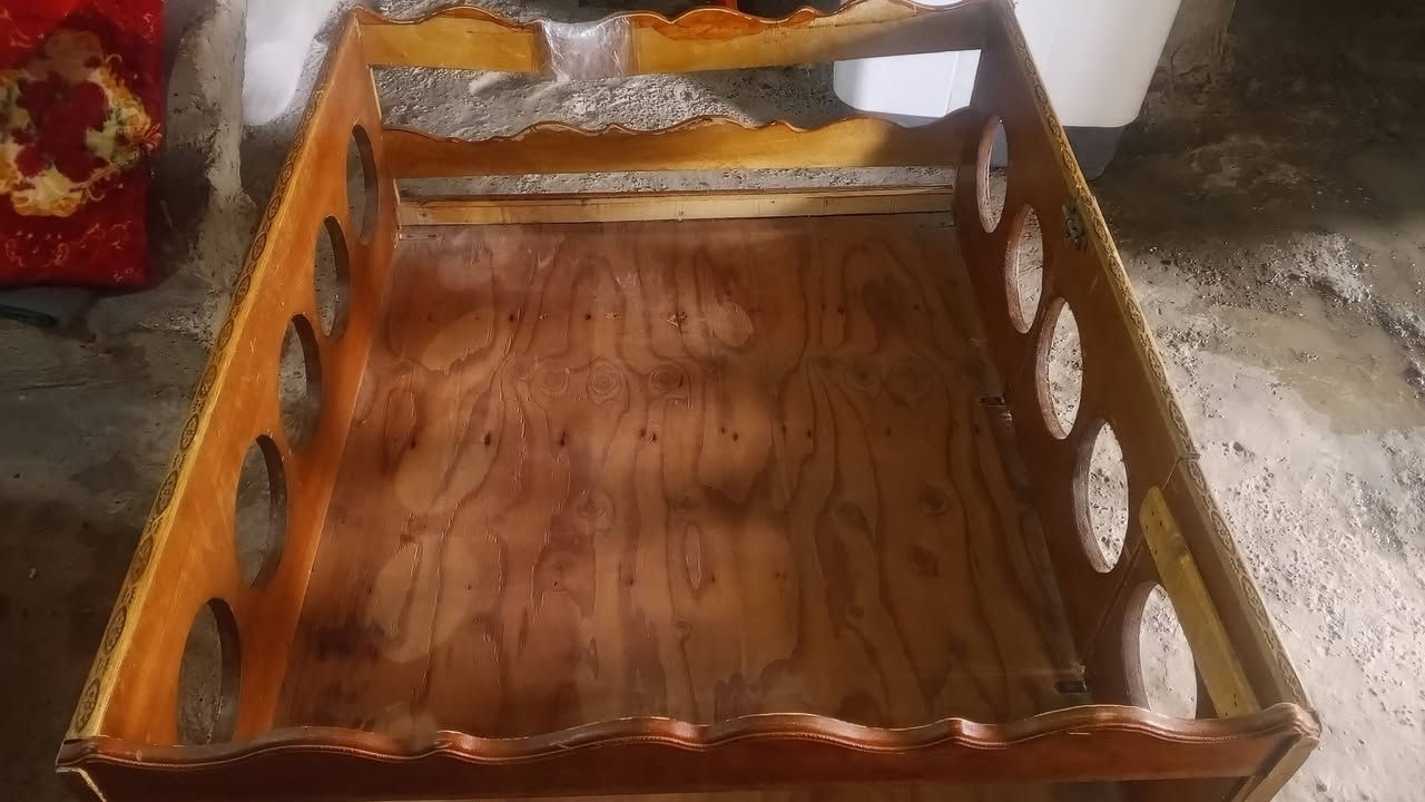تخت • للبيع • قابل للتفاوض