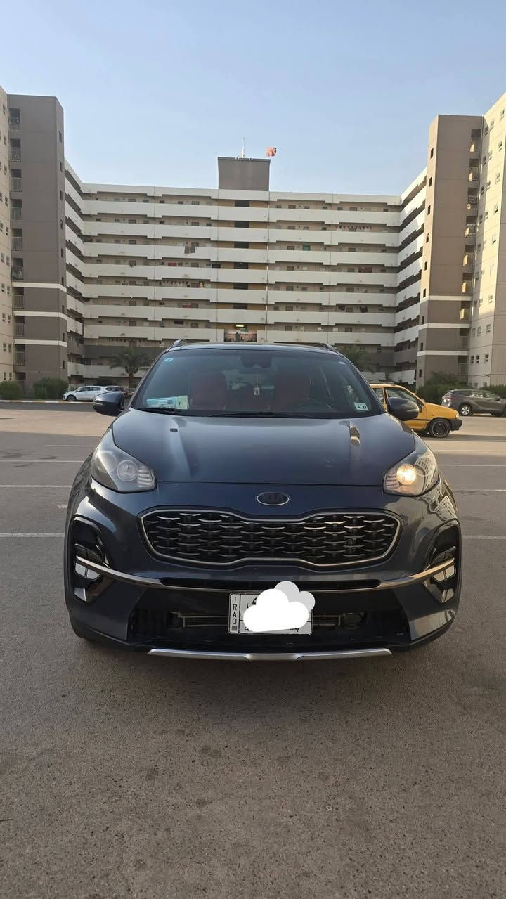 سبورتج ٢٢ فول مواصفات عدا البصمه ماشيه ٦٠ ميل  من المستورد عل ايدي سياره باسمي كولشي بيهه شغال عل وضع الشركه  محرك ٢٤٠٠  السعر١٥٥ للاستفسار ***********
