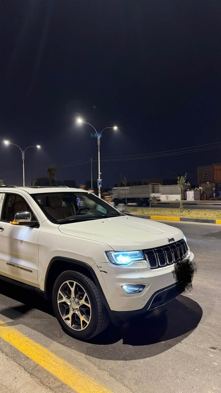 جيب لمتد بلاص  3 شاشات 2019  خليجي
مكفوله كفاله عامه وموجود عندي سونار
السياره عليها بساتم 14بانزين عادي جاهزه السياره
رقم بغداد  بأسمي شخصيآ تحويل مباشر
ماشيه80ميل  شرط الفحص والجهاز والسونار
فول مواصفات ١/١  شاشات3
رادار جانبي
داخل بيجي
حجم المحرك: 3600
فور ويل 4/4 ماوس
دبل سلايت بانوراما
تشغيل عن بعد
شفتات ستيرن
جنطه كهربائي شفط
دبل كزوز خلفي
حساسات اماميه + خلفية
بصمه تشغيل بصمه ابواب
دمامي خلفي بلصندوك
قطعتين تبريد ثلج
كشن خزن ميموري 3 وضعيات
مقاعد جلد اصليه (تدفئة+تبريد)
كشن خلفية تدفئه /الاماميه تدفئة تبريد
سيدي بلجكمجه  مع ريموتن تحكم بلشاشه
يدات ستيل اصل
الداخل صاج ملكي
نظام_خرائط(نظام ملاحة)_Navigati
استيرن كهرباء +  تدفئة
مري جانبي_تدفئة مرايا_جانبية_حساسة_للضباب_تعمل
تلقائياً + اشارة بالمري
لايت عدسة زينون يصعد وينزل ويه الستيرن
زراكات لايت
بصمة
وياها
جنطه طوارئ اصليه شركه
العنوان:المثنى-السماوة 
السعر 260
***********
