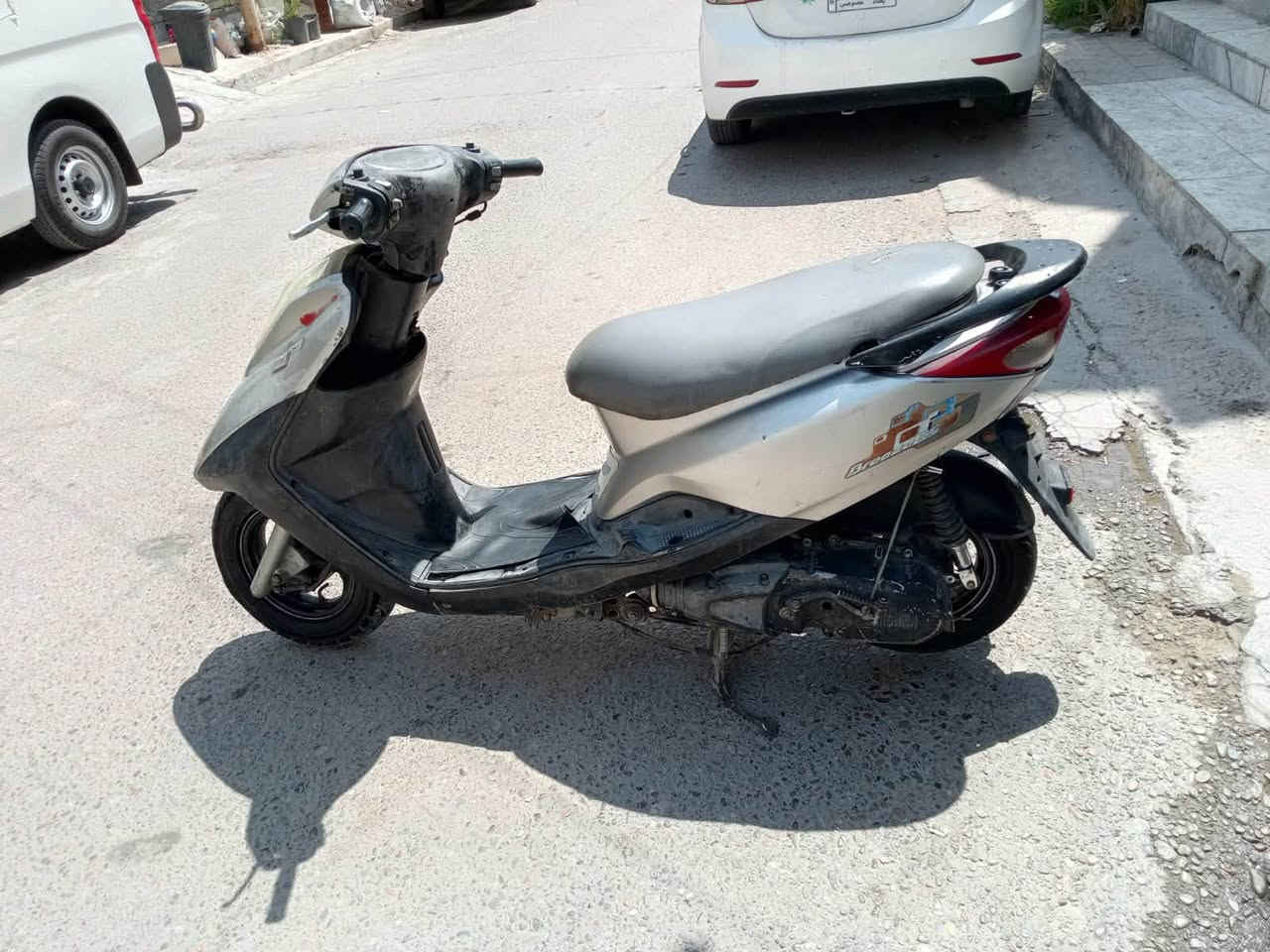 بريز للبيع مكان بغداد الجديدة سعر ٣٥٠ وبيه مجال موبايل ‭***********‬
