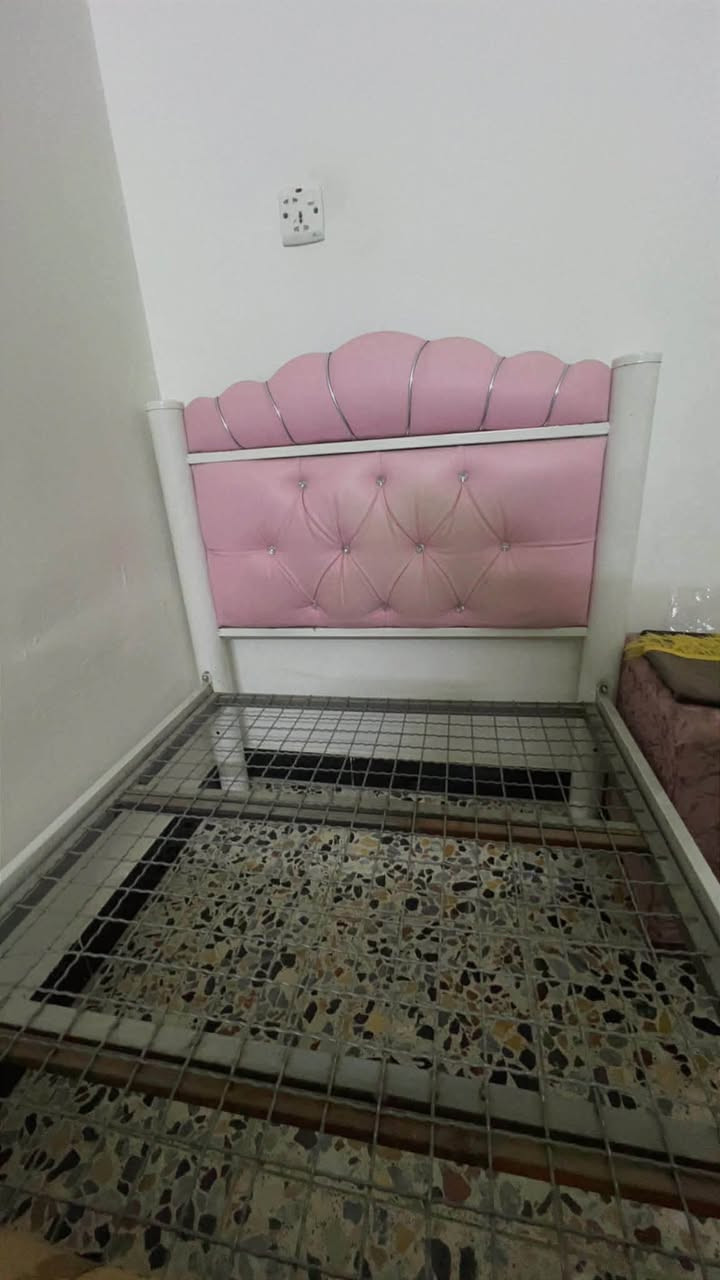مستعجله على بيعه ٧٥ وبيها مجال بغداد شهداء البياع ***********
