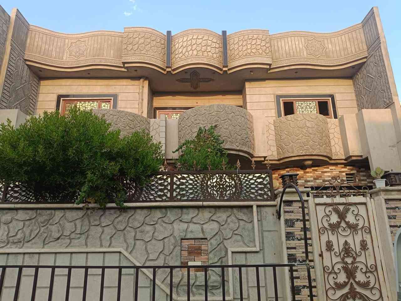 بيت لبيع مساحه 250واجها 12ونص عمق 20 طقطيع جديد حي صحفياين جهت حي القدس لشراي يتصل علاباقي تفاصيل ***********
