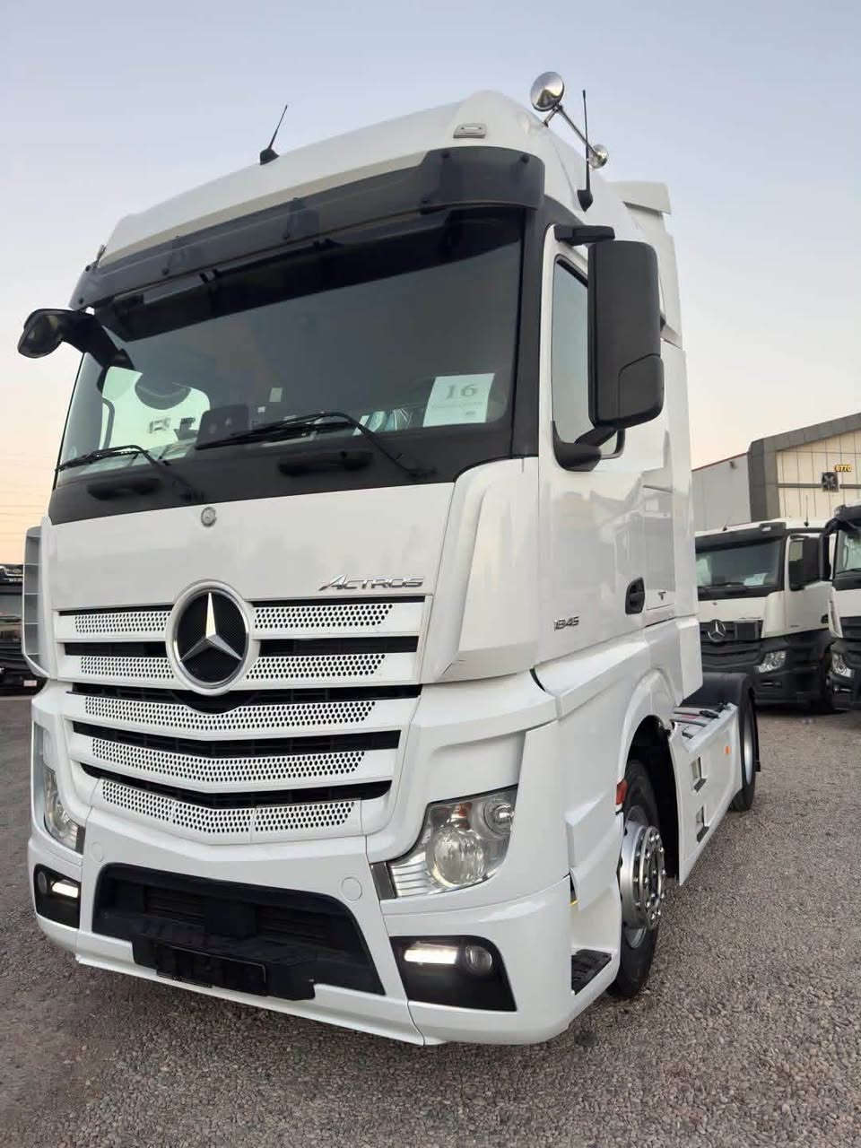 نـــوع:ACTROS 
MB4 سقف وسط 
مـوديل: 2018

حـجـم :1845 -MB4

مـواصـفـات:  تبريد  هاف 

صلاجه كاميره حساس 

كاسحه سبايدر هورن 

 دبل منامي دبل تانكي 

گـيـر: ئو تو ماتيك 

كـاتـي : دخول جديد
 

العـنـوان:اربيل
***********
***********
