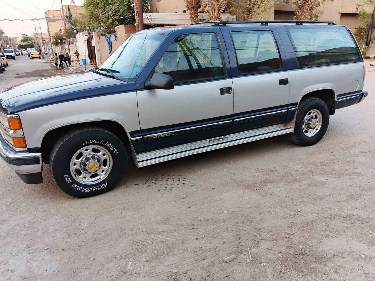 السلام عليكم سياره جمسي موديل 96 بغداد خصوصي مشروع وطني مكينه 350 كير 700تبريد ❄️❄️❄️3 سياره جاهزه العنوان بغداد السعر 60  هاذ الرقم ***********

