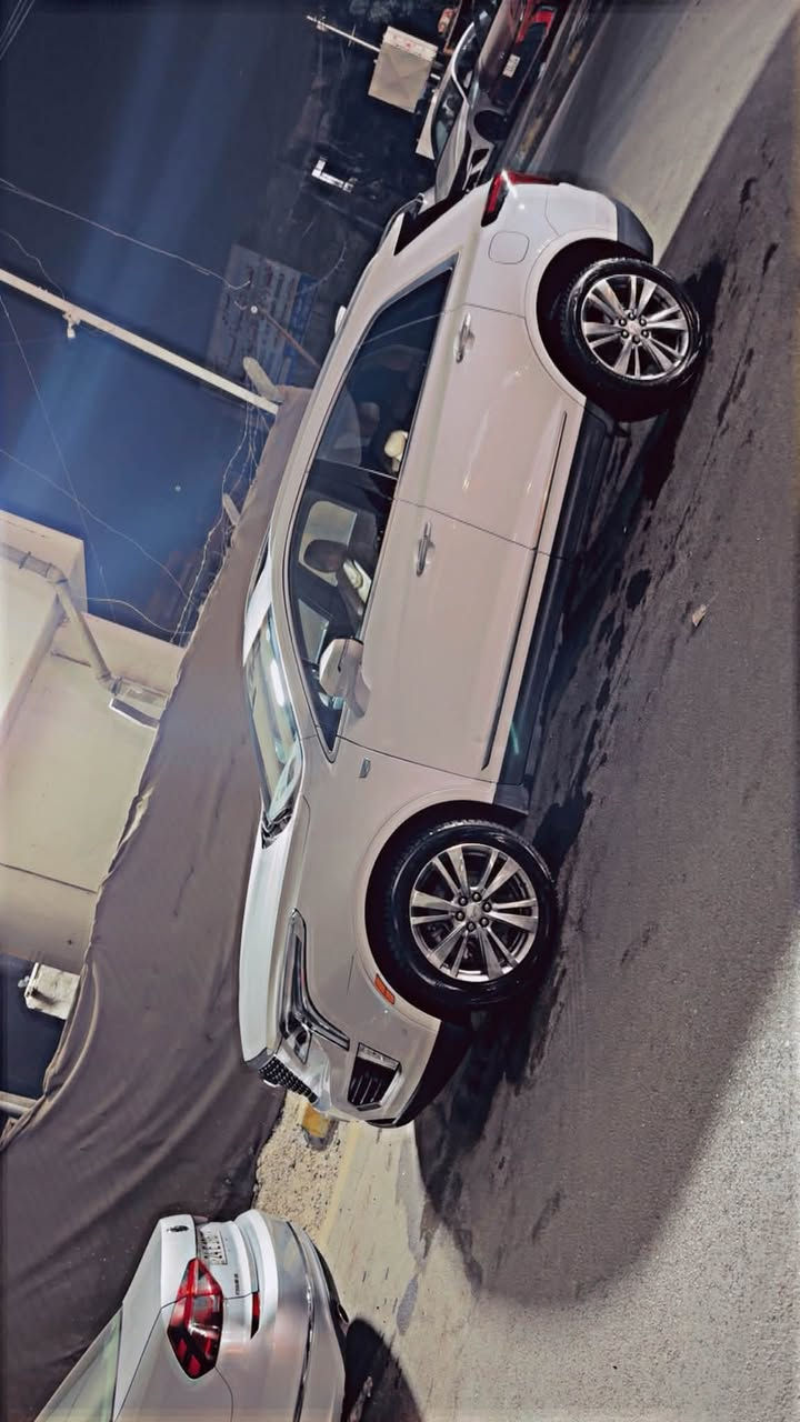 كديلاك xt5 موديل 2024وارد كندي فول مواصفات 6سلندر ماشية 27الف km سيارة جديدة حادثها موضح بل صوره بيها صبغ نص البنيد ودعاميه رقم بغداد بسمي مكان السيارة بغداد زيونة 
***********
***********
السعر 25الف وبيها مجال
