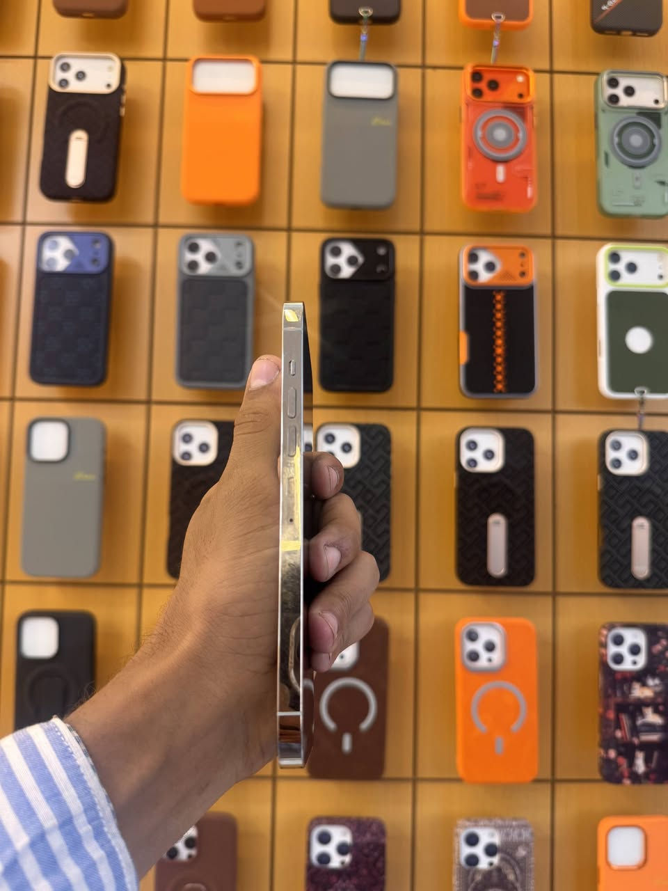 السلام عليكم ورحمة الله 
� للبيع iPhone 13 Pro Max 🔥ا
الجهاز نظيف وحالته كلش زينة، واللون الذهبي ✨

🔸 256GB
🔸 Battery Health 88% 🔋
🔸 لون ذهبي Gold
🔸 الجهاز شغال تمام وما بي أي مشكلة  وضمان اسبوع 

📍 المكان: البلديات شارع الإطفاء مقابيل سنتر ابوجود
