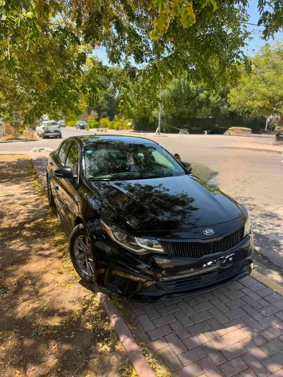 سلام عليكم للبيع اقرة تفاصيلهة كاملة واتصل وتامر
كيا اوبتما  2019 امريكي حادثهة بس بنيد فقط بدون أي شواصي ولا لغود صور حادث موجودة  واكو طخة بسيطة بل باب مال سايق ممتصلحة بعدهة  ترجع بارد 

سيارة جديدة حرفياً ماشية فقط 66 الف. بسمي ورقمهة بغداد. ارقام انكليزي هزة كلة جديد 

مكينتهة 2400 مكفولة من كلشي 

گير مكفول من كلشي 

تبريد اذا مو ثلاجة كروتك علية 

صدرهة وضع شركة بعدة جديد امامي وخلفي 

تخم تاير شديتة قبل شهرين 

شاشة چبيرة وتدعم ابل كار بلي بلادي 

كامرة خلفية + حساسات خلفي 

رادار نقطة عمياء 

رادار خروج من المسار 

كروز كونترول 

تحكمات ستيرن اكيد جهتين 

3 مودات قيادة 

اشاير بل مري 

لايتات كلهة زنون عالي ناصي 

مسويلهة ادامة كاملة لغرف الاحتراق وتبديل بلكات ونوزلات كلة اصلي 

سيارة جاهزة كلشي متصرف عليهة 

وكلشي اكو بل سوك أخوان اكو تعبان واكو النظيف وهذ حلال مُسلم 

السيارة معروضة ب 127 ورقة وبيهة مجال بسيط حك جيتك  مكاني بغداد حي الاعلام. 

***********
