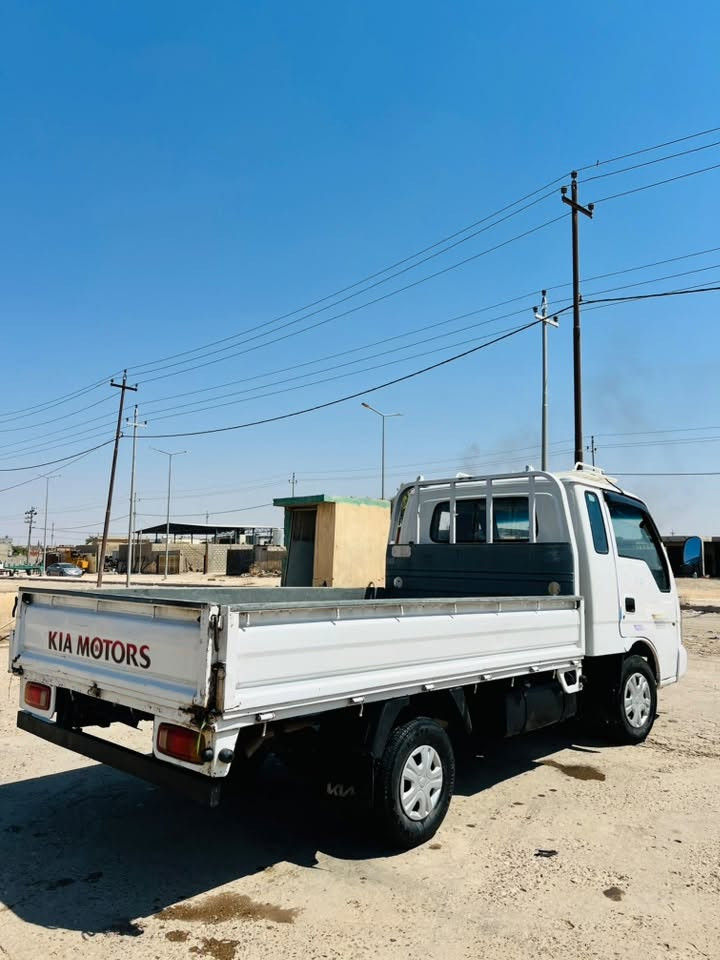 السلام عليكم سياره أم عيون للبيع نضيفه حيل مال جناي تخم تايرات محرك شرط موديل 2002  السعر 40وبيه مجال مكان السياره الحويجه
***********
