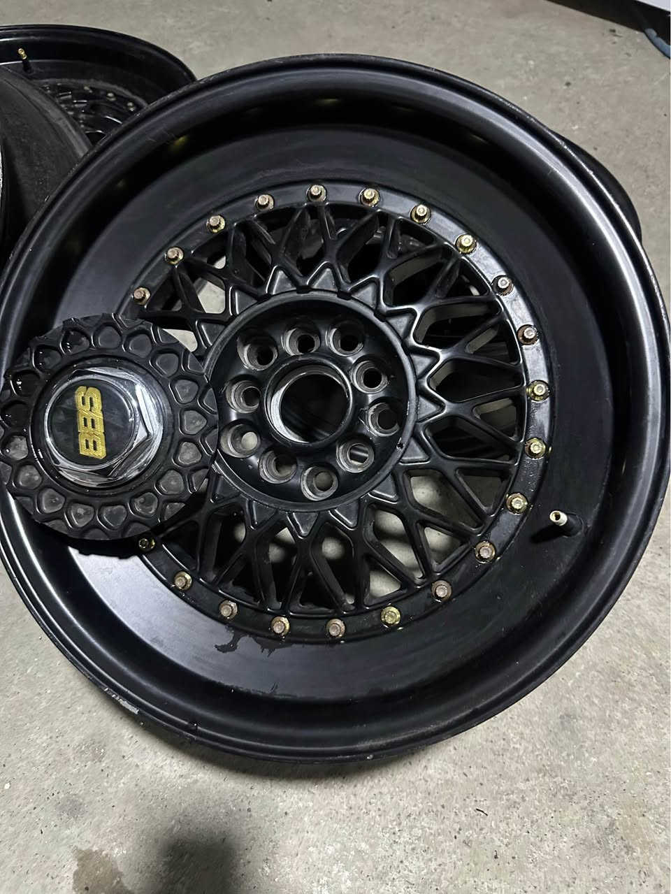 ويل BBS 
حجم ١٧ جوكر ٥ برغي 
نضافه مالتها ١٠٠٪؜ 
مستعمل قليل 
البيع او مراوس 
توصيل موجود 
*********** واتساب 
يرهم كل سيارات جوكر دهوك, العراق
