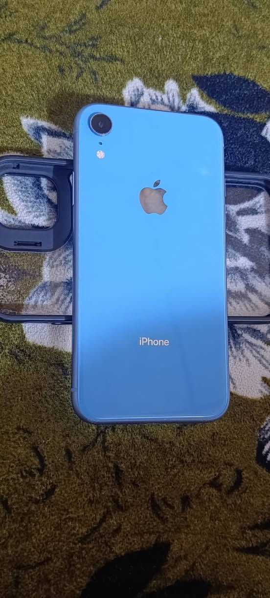 آيفون XR • ذاكرة ١٢٨ • باتري ٧٩
