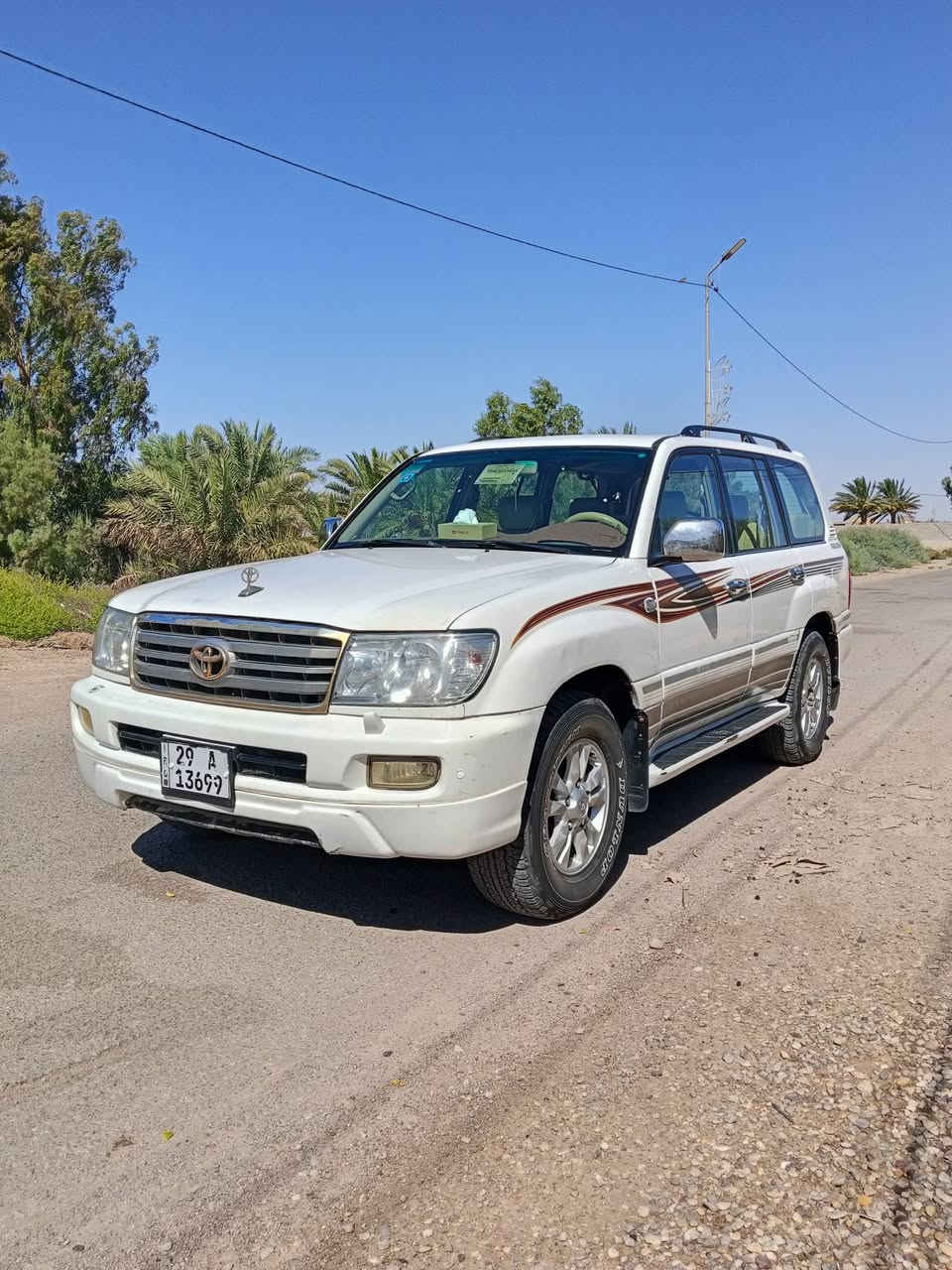 السلام عليكم لاندكروز مونيكا موديل 2000 رقم واسط دولي تحويل مباشر تبريد ثلج + ثلاجة وسطيه دبل تانكي كير اوتاماتيك محرك 6 بلادي جام كهرباء شاشة كبيرة لمس قفل سيارة سنتر ريمونت 7 راكب داخل جلد مصبوغه حزام جماليه مكان السياره واسط الكوت الاتصال 
***********
***********
