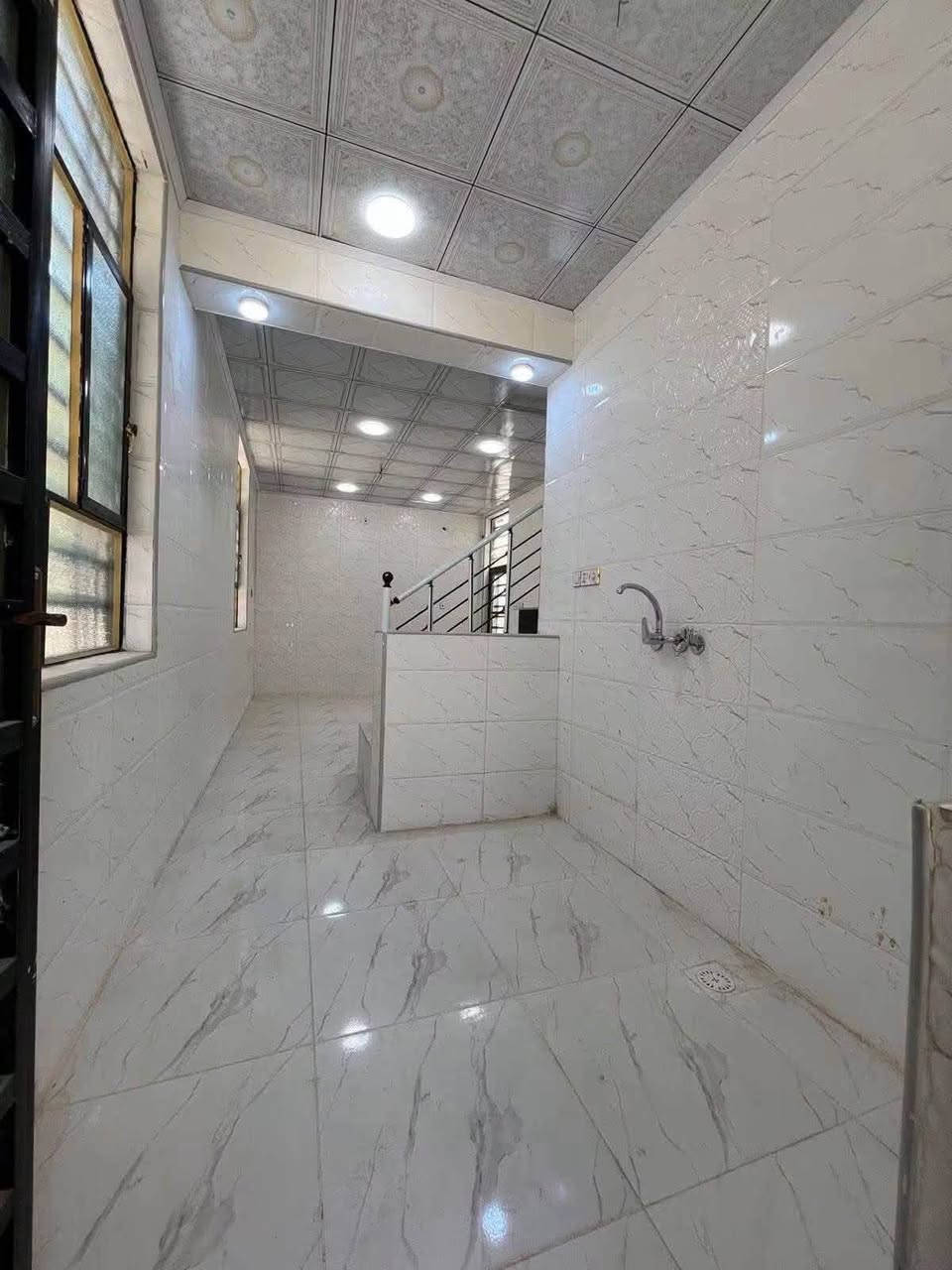 بيت للبيع 55 متر ( ركـن ) طابو صرف

حي ميسان قطاع 24 ( على ساحة مشتل )

بناء جديد درجة اولى .. صب كونكريت مسلح

يحتوي على طابق ونص

الاول / استقبال وصالة ومطبخ وصحيات ومكشوفة
الثاني / غرفة صالة صحيات

السعر 71 مع المجال 

للاستفسار ***********
