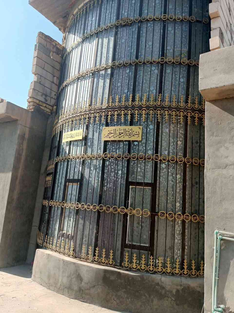 اعلان
بيت للبيع
المساحه 500متر
البنا 200 يحتوي على غرفتين و ستقبال جاهز و مطبخ حار و بارد صحيات داخليه و خارجيه 
مع كوفي 
 قرب سيطرة معمل الببسي
شارع العام طريق نجف/حله طريق الزوار 
للإستفسار ***********
