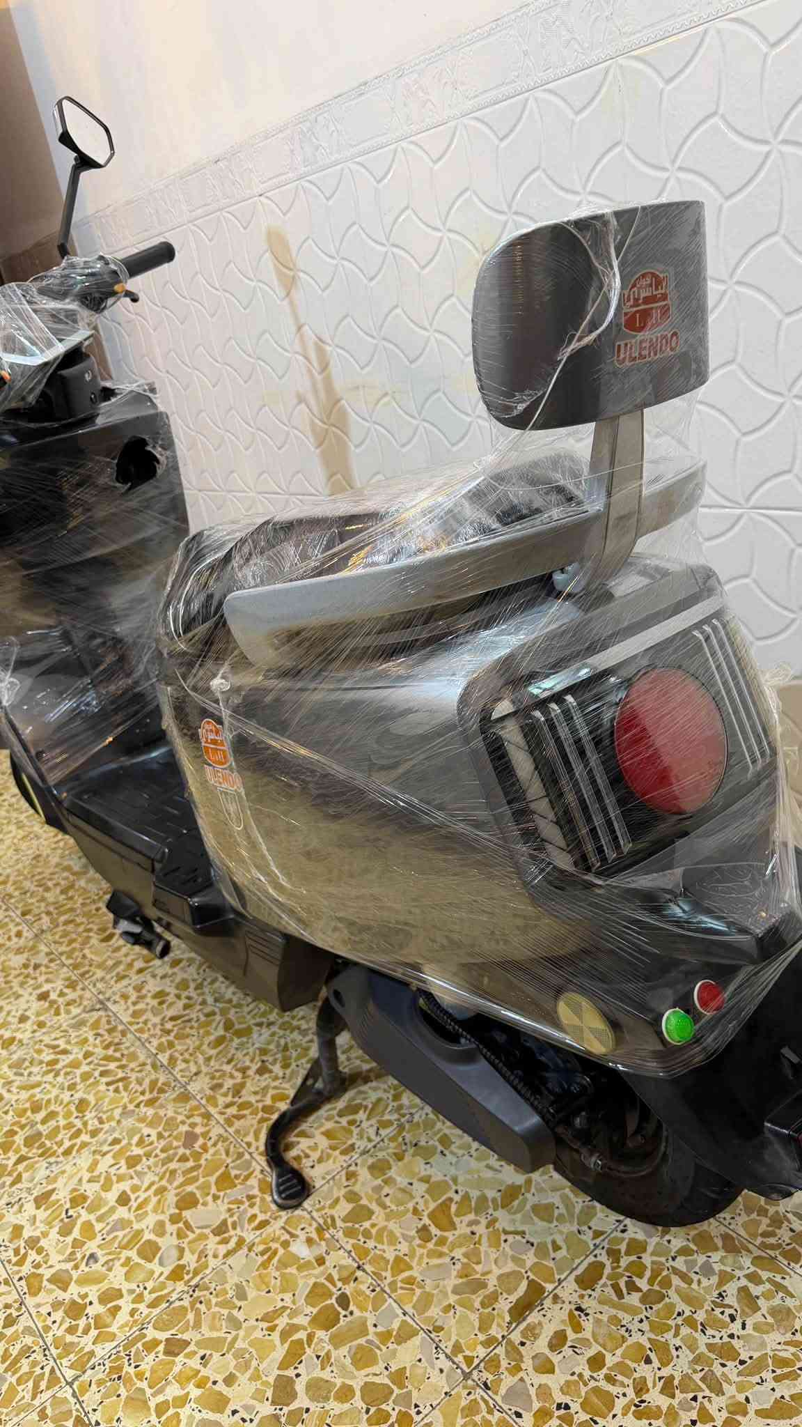 🚨 دراجة شحن للبيع 🚨
💰 السعر:450 ألف وبيها مجال
⚡ السرعة 60 – 6 بطاريات 32 أمبير
🔹 مساحة تخزين جيدة
🔹 بريكات أمامي وخلفي الشاشة عطلانه تصليحها ١٠ آلاف 
🔹 ستاند جانبي وكامل
🔹 إشارات + لايت عالي وناصي
🔹 سماعة بلوتوث + شاحن تلفون
📍 بغداد – الحرية – الدولعي
📞 ***********
