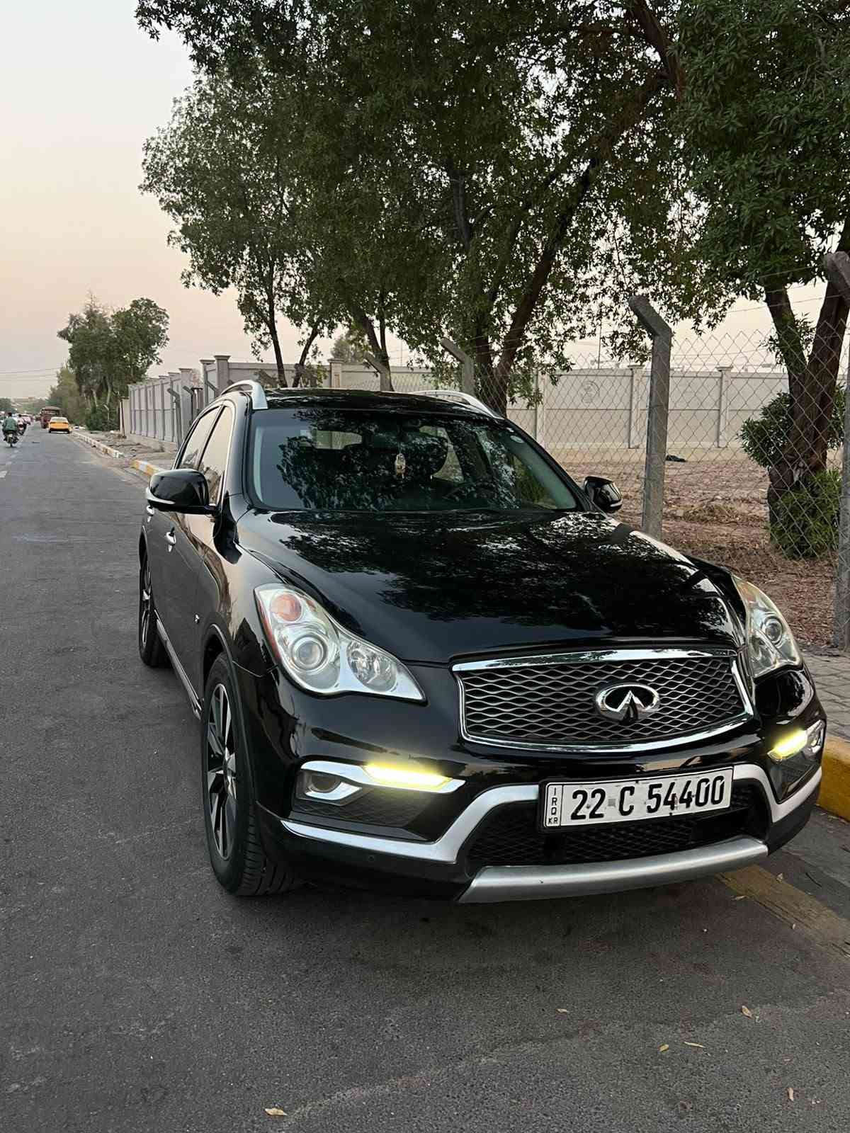 السلام عليكم 

إنفنتي qx50 للبيع موديل 2017  رقم مميز

السيارة فول مواصفات

ماشية 93.000 الف

تحكم ستيرن فول

اربع كامرات 

اشاير مري 

الويل ١٨

حساس خلفي امامي رادارات 

بكلايت لد 

نظام زنون بلادي

مكينة ٣٧٠٠ السيارة صاروخ

فور ويل

كشنات جلد تدفئة وتبريد

فتحة 

تحكم كشنات خلفية  كهرباء صعود ونزول 

تحديد مسار

الحادث دعامية خلفية فقط (كلين)

والباب الخلفي بيه تصليح ورش بالعراق (مصور)

اللون اسود  

للبيع او المراوس  سعر البيع 129$
*********** بغداد, العراق
