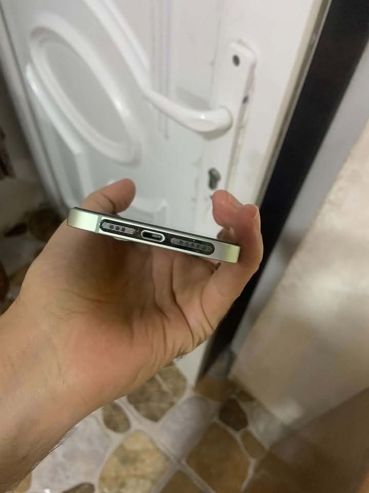 ايفون ١٢ • ٦٤ • بطارية ٧٧٪