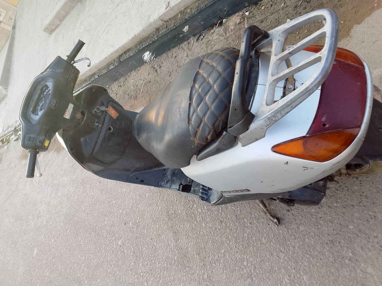 السلام عليكم دراجه سبيسي البيع دراجه خير من الله نكره سلف وهندر مكينه ناعمه كهربائيات شقاله كلهه مكاني بغداد الباويه رقمي*********** بي واتساب سعر 250وبيهه مجال
