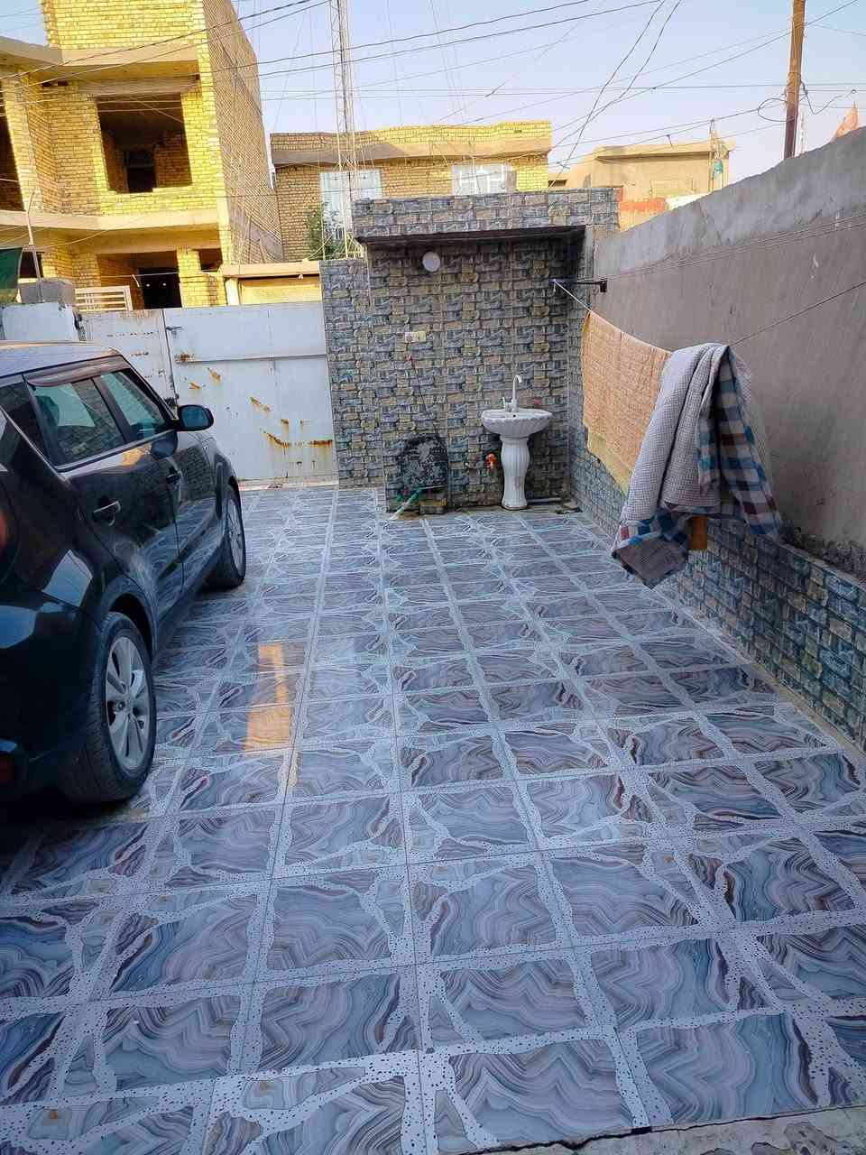 😍🔷دار سكن للبيع مساحه 300م حي الحكيم شارع سكلة الوادي 
😍🔷 الطابق الأول غرفتين وصاله ومطبخ واستقبال وطرمه وحديقه وصحيات 
🔷😍الطابق الثاني غرفتين وهول وصحيات 
😍🔷بناء طابوك وسكف صب طابو 25 ومرقم من بلديه 
يبعد عن الشارع 300م
🔷😍السعر 115وقابل لتفاوض 
😍🔷 للاستفسار ***********
