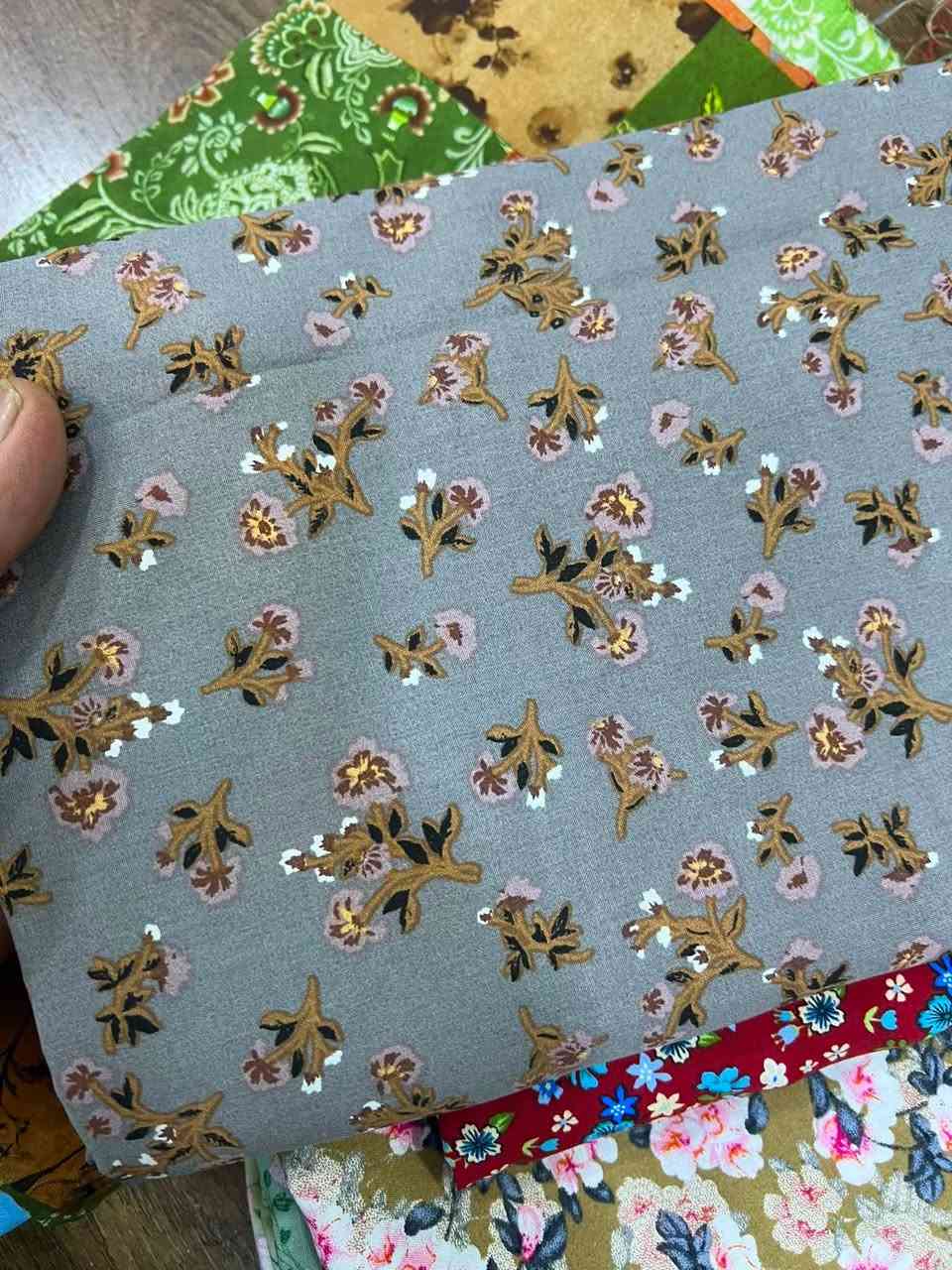 بس ركزلي عل نقشات 
كشمير ايطالي مميز 🥀
قطعه مترين ونص ضبط
متواجدون كل ايام الاسبوع من 3ونص عصرل 11 ليل

 ☎️ *********** واتساب
شارع تولةفروش مقابل معمل النسيج
✨♥️✨مجمع دلسوز البزاز✨♥️@أبرز المعجبين
