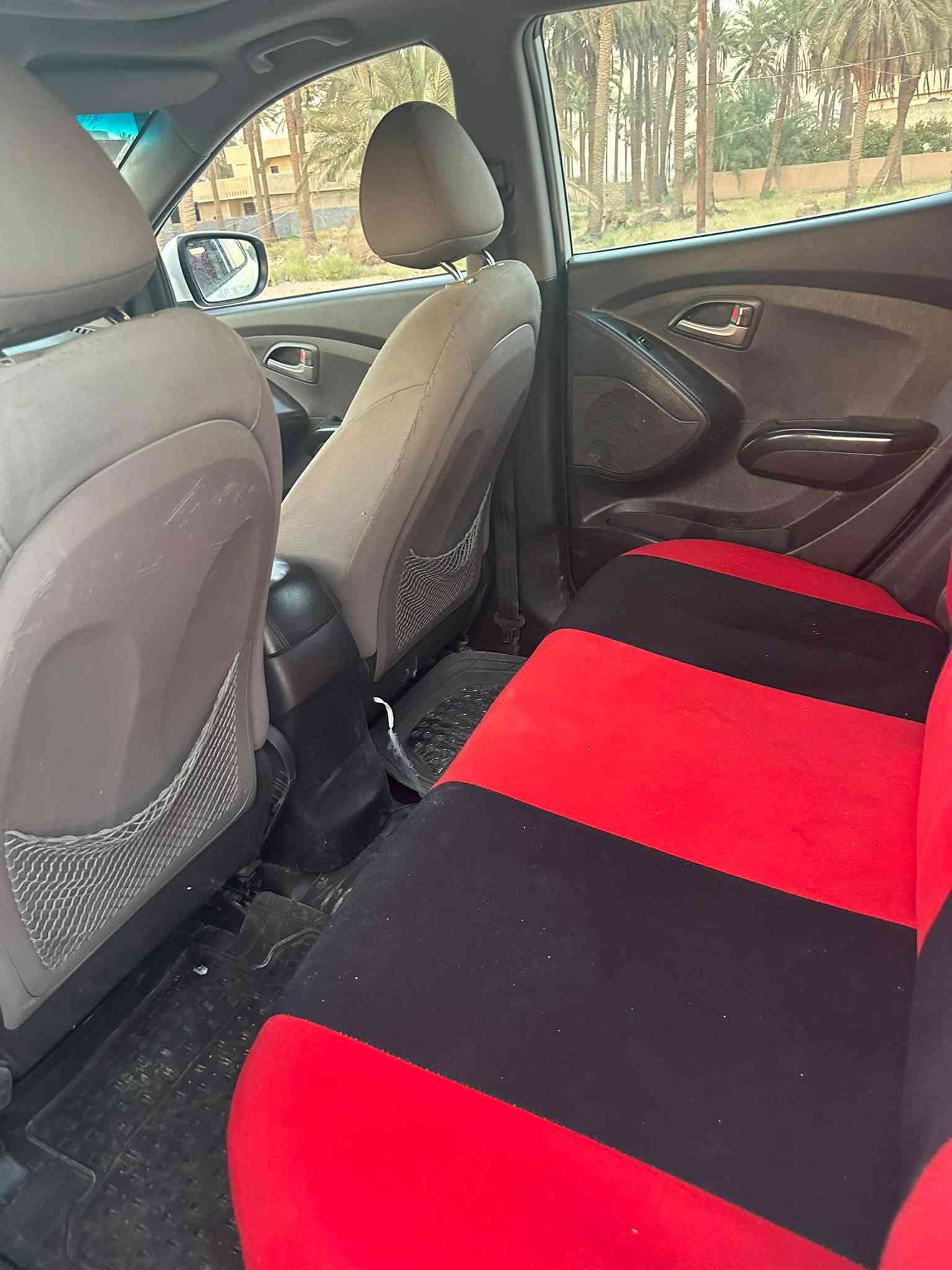 سلام عليكم توسان موديل 2011 خليجي بنوراما داخل لونين بيها جالملغ وبنيد مبدلات بدون صبغ تخم تاير جديد صدر جديد تبريد ثلج تفاصيل كثيرة سونار مع المنشور السعر ب108مكاني بغداد المحمودية هاذ ***********
