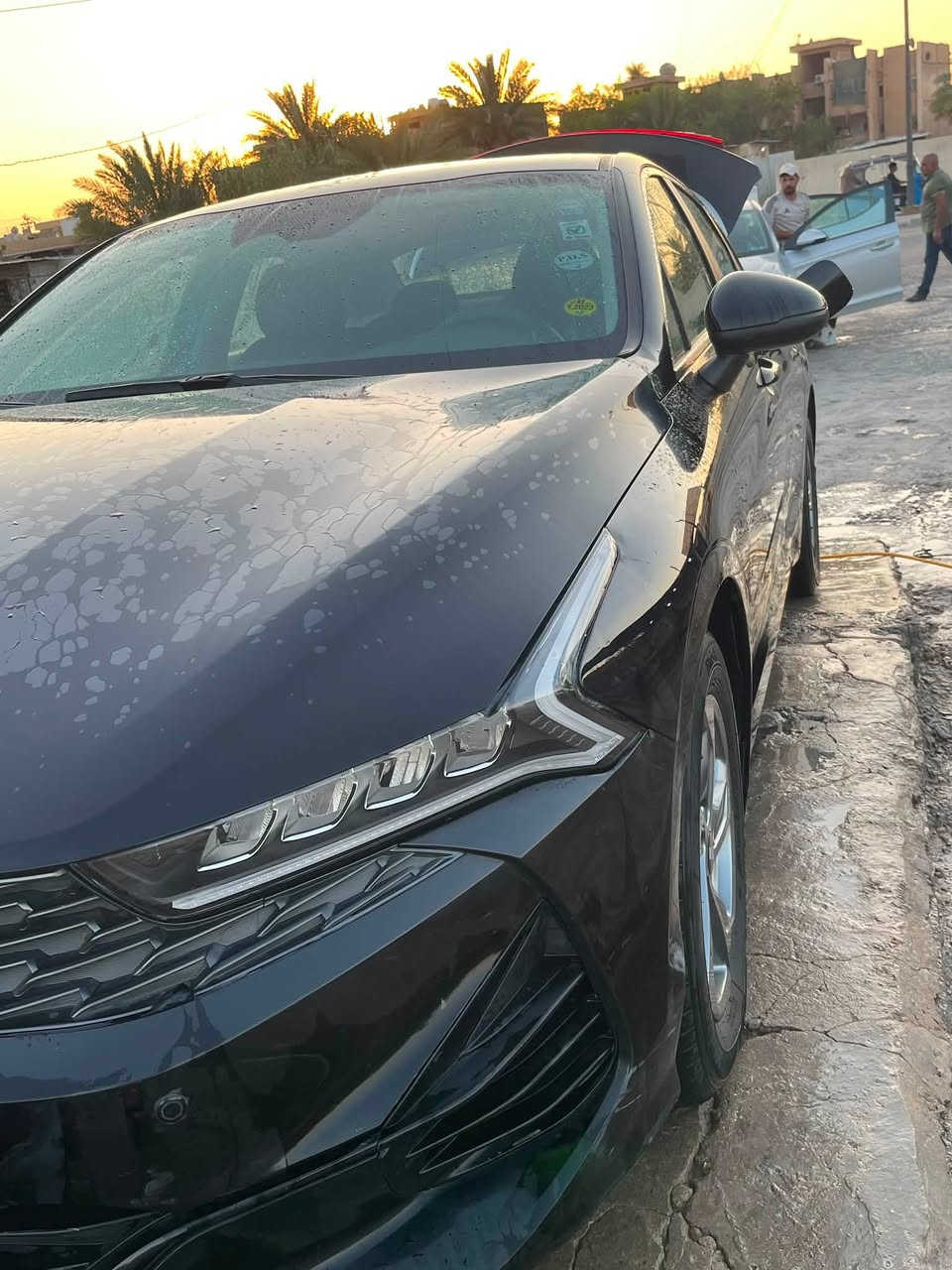 السلام عليكم
كيا كي فايف موديل 21 
ماشية ٥٨ بدون دواخل بدون شواصي 
كير محرك تبريد خير من الله 
نص فول 1600 تيربو 
***********
